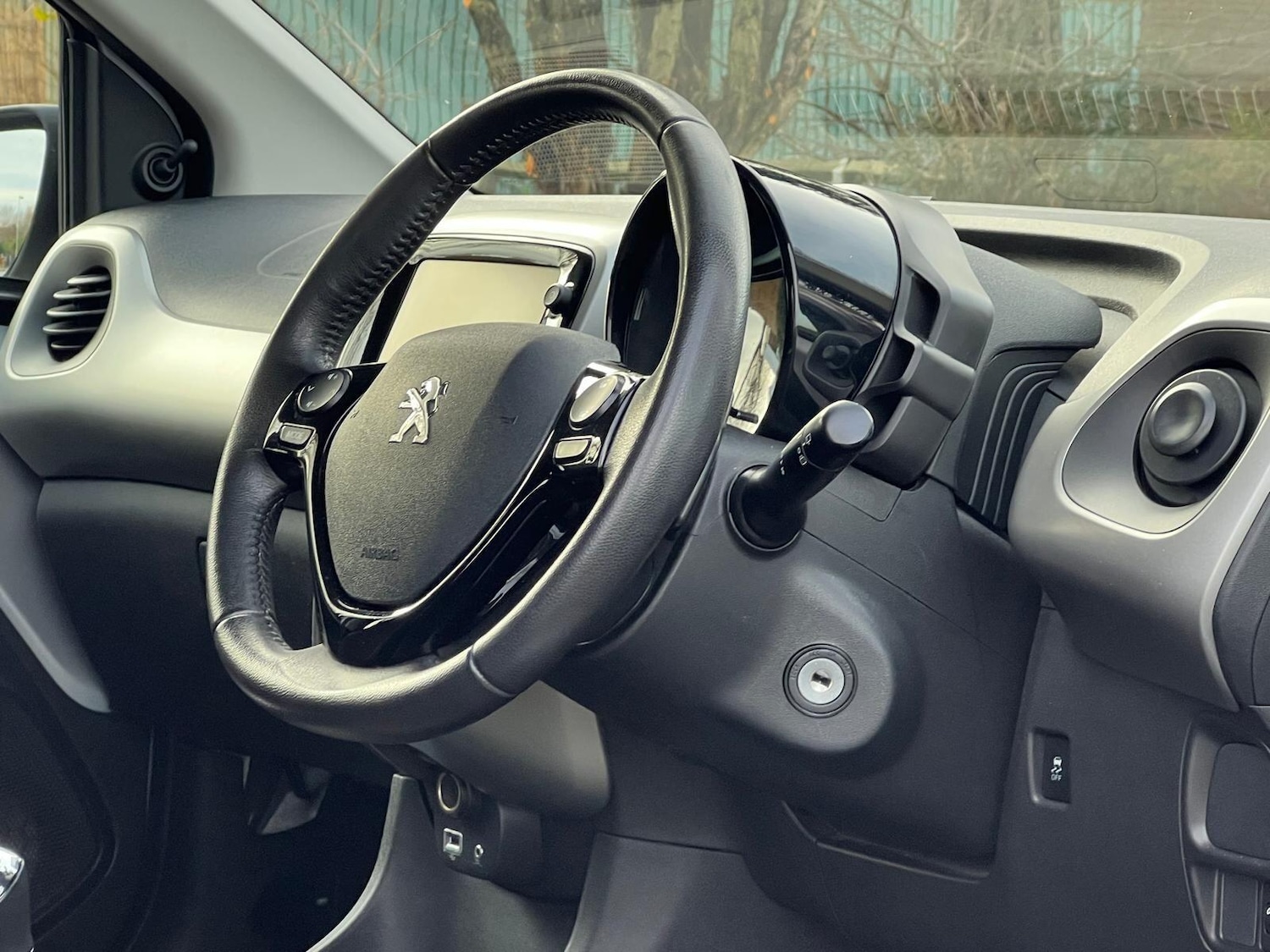 Used Peugeot 108 2015 for sale - 77202812: Photo 29