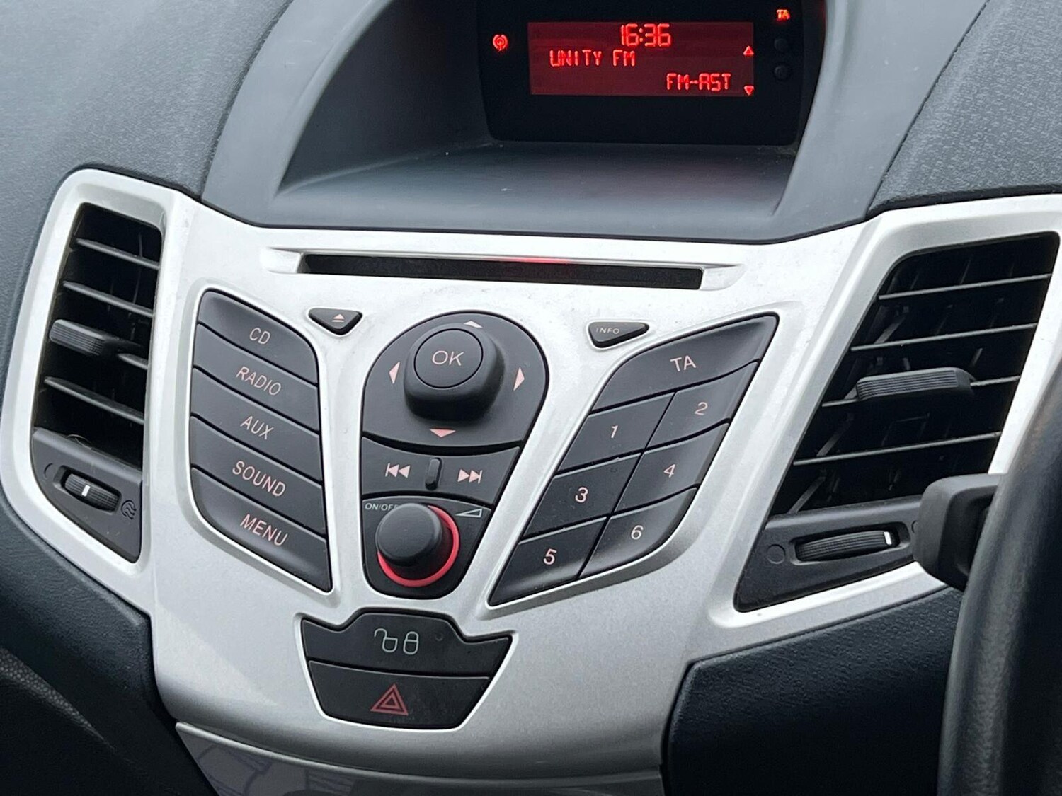 Used Ford Fiesta 2012 for sale - 78215757: Photo 24