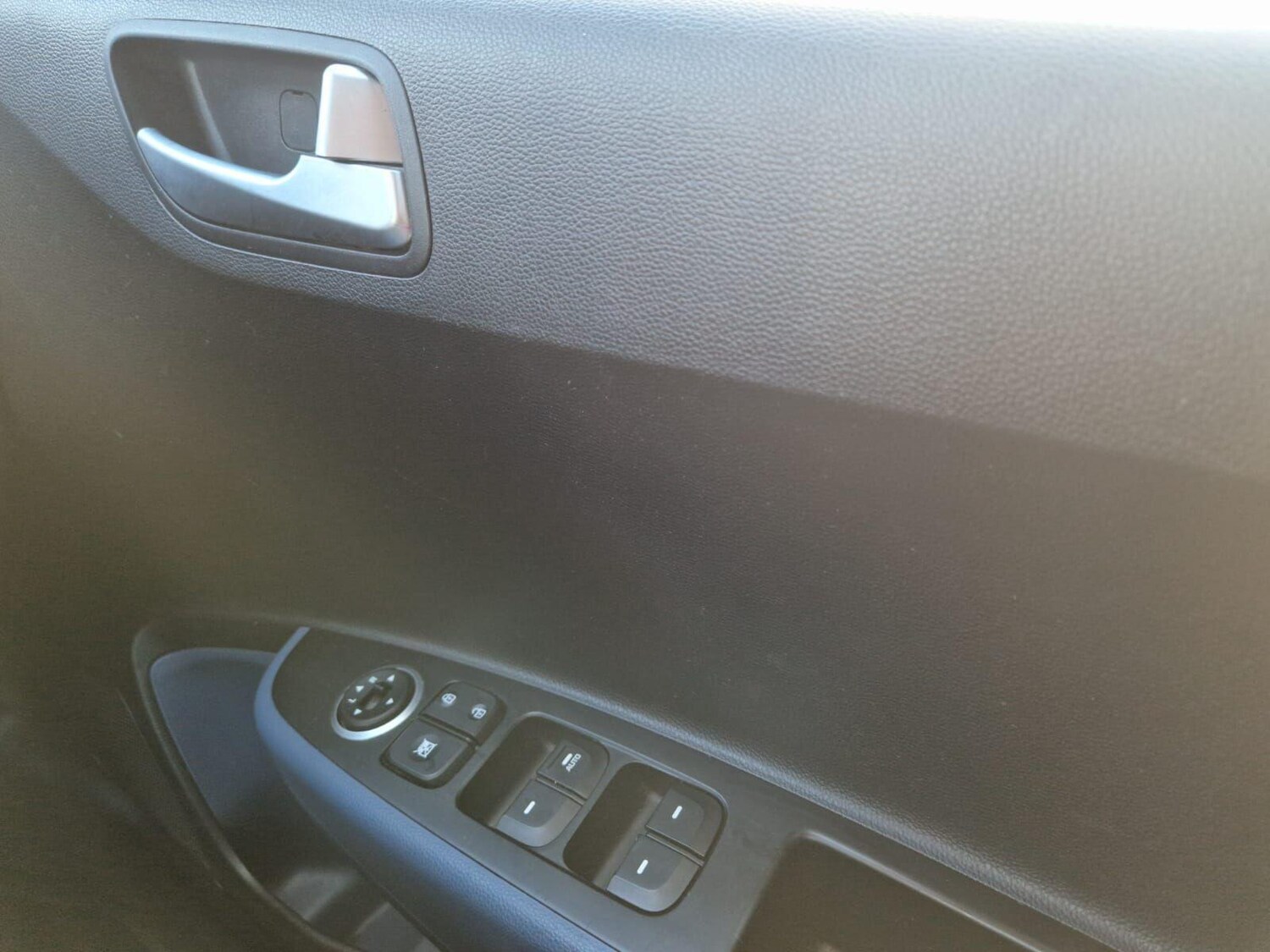 Used Hyundai i10 2015 for sale - 77202597: Photo 14