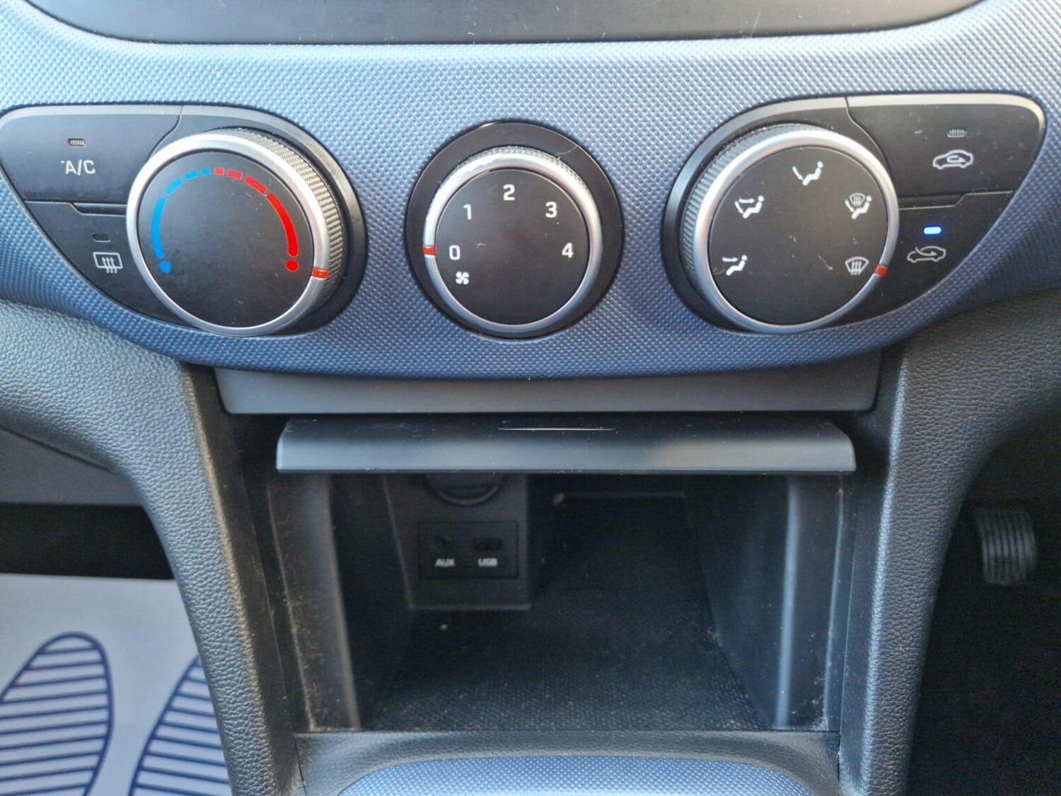 Used Hyundai i10 2015 for sale - 77202597: Photo 28