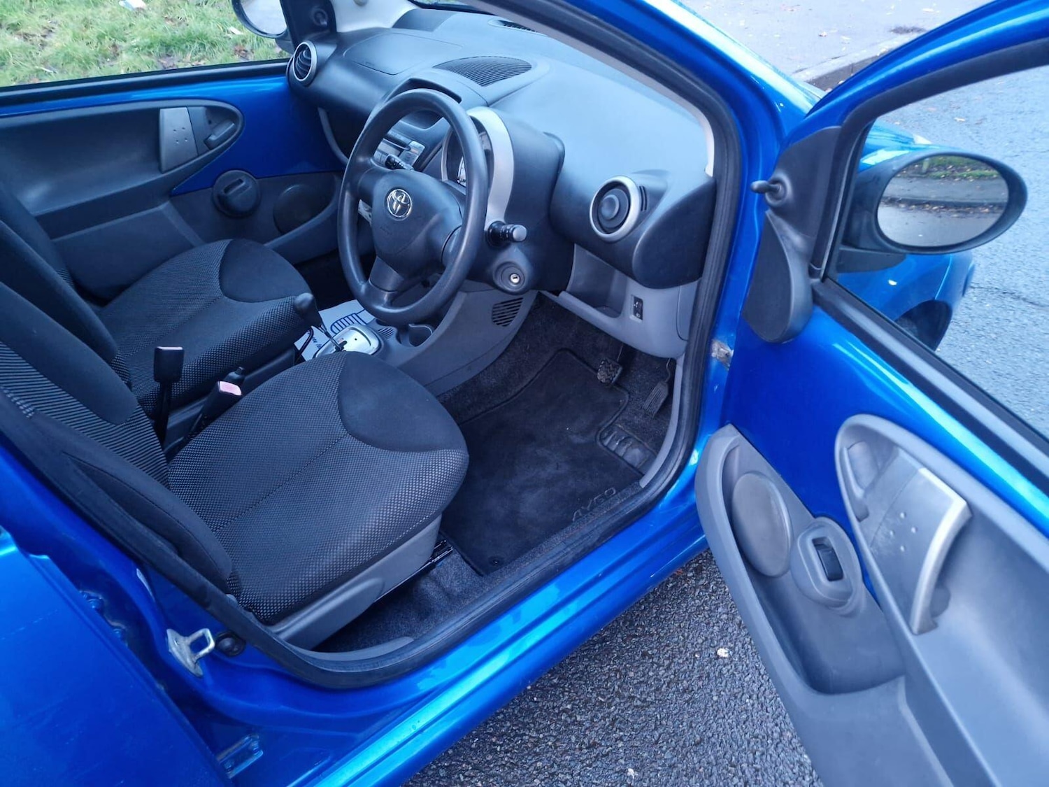 Used Toyota AYGO 2010 for sale - 77215080: Photo 13