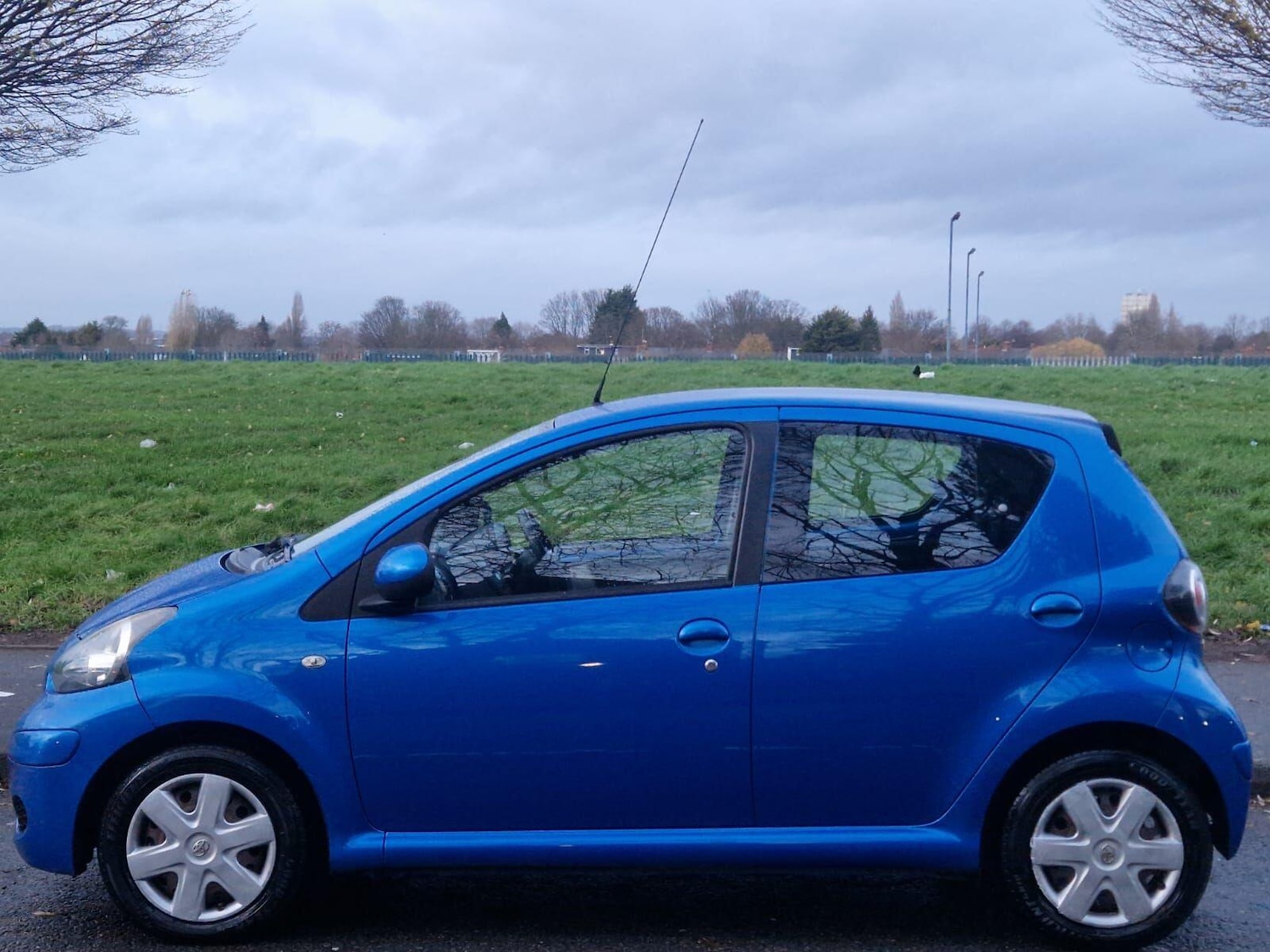 Used Toyota AYGO 2010 for sale - 77215080: Photo 4