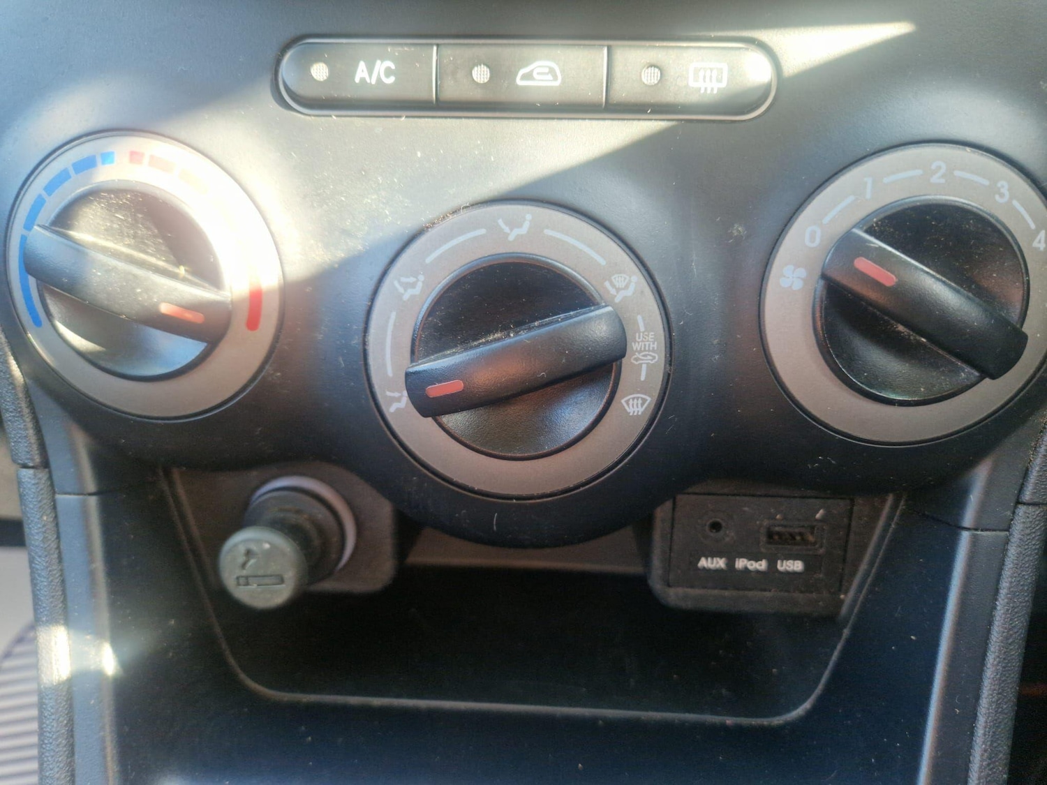 Used Hyundai i10 2012 for sale - 78215761: Photo 24