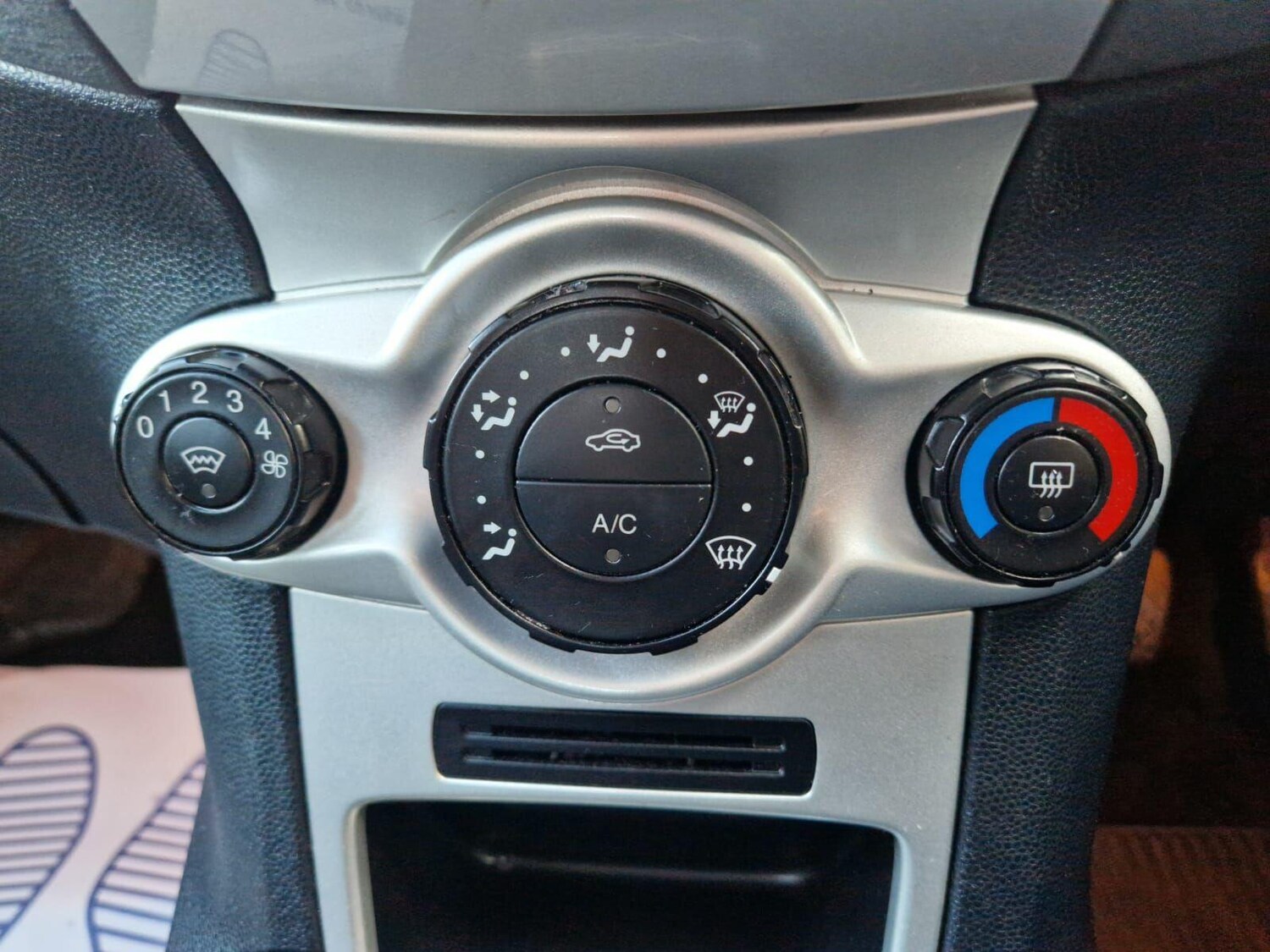 Used Ford Fiesta 2010 for sale - 77202533: Photo 25