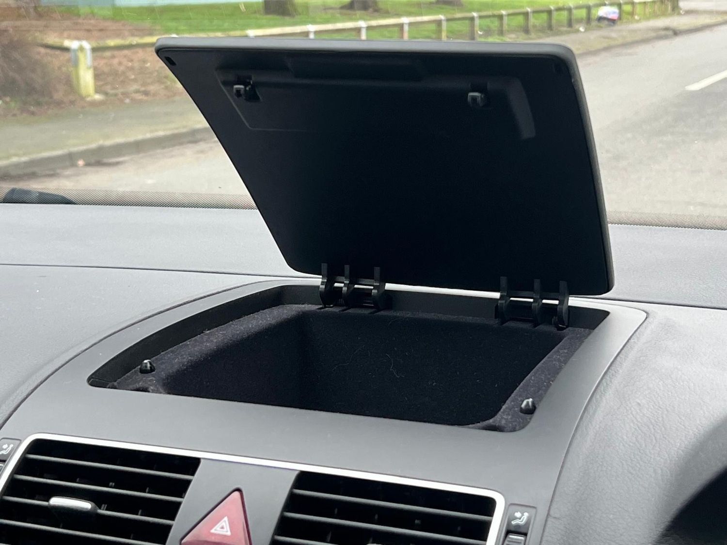 Used Volkswagen Touran 2014 for sale - 77425135: Photo 50