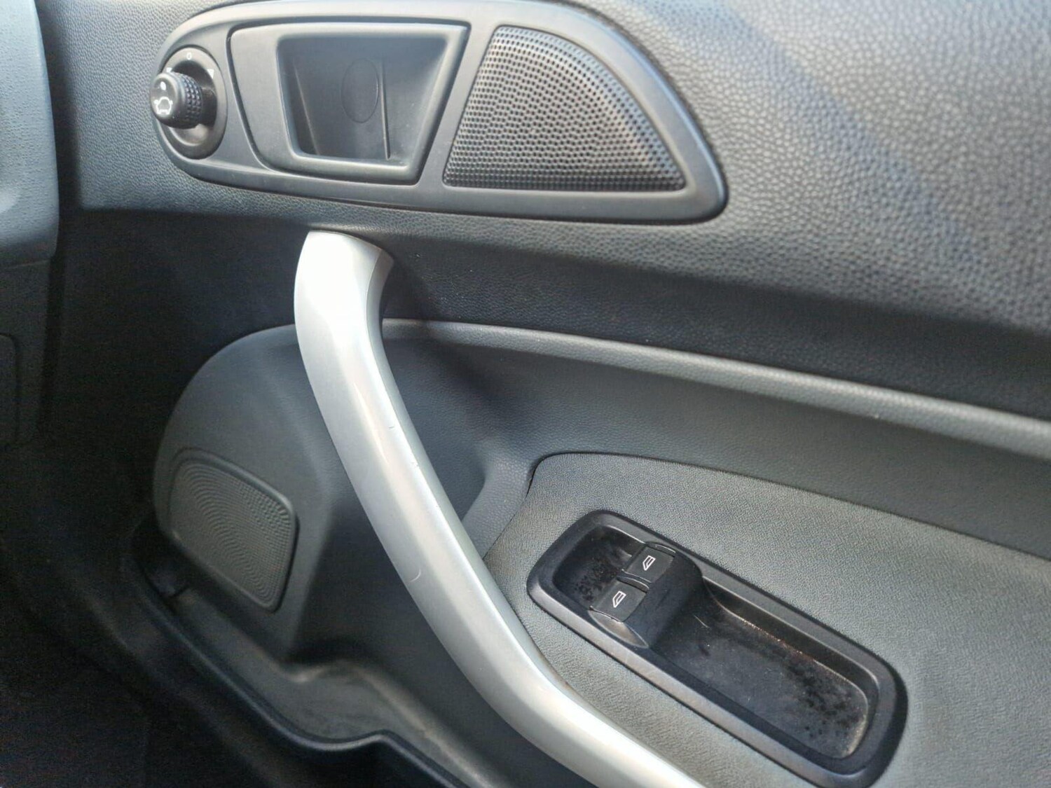 Used Ford Fiesta 2010 for sale - 77723274: Photo 28