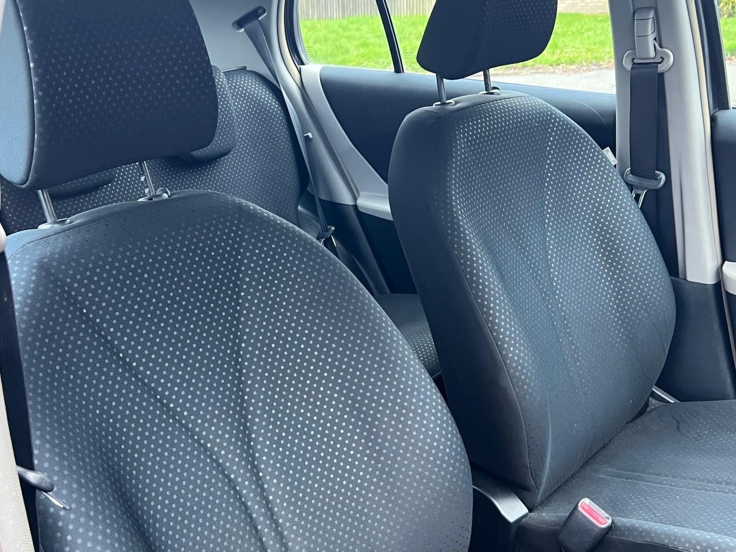 Used Toyota Yaris 2010 for sale - 77305387: Photo 16