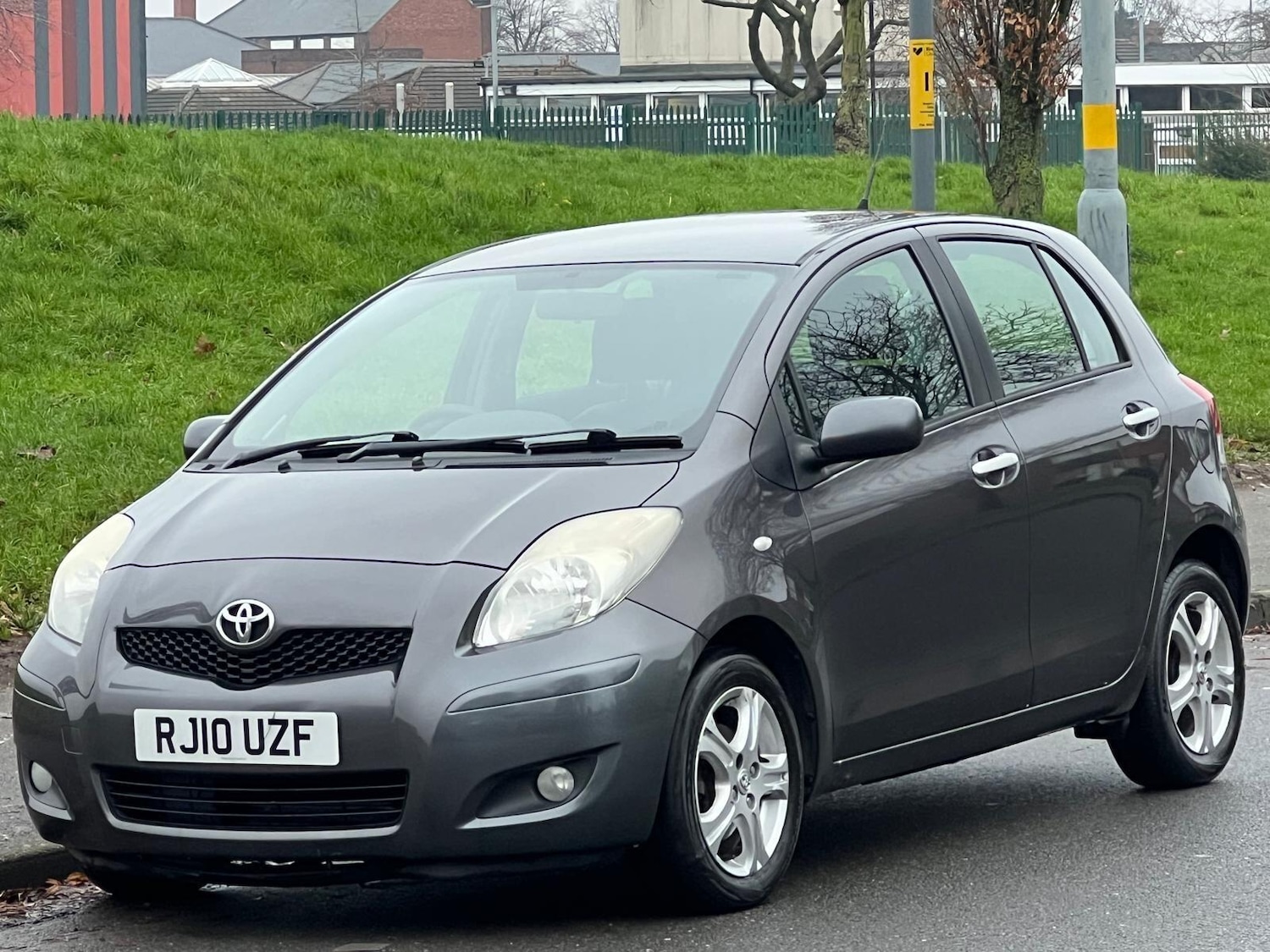 Used Toyota Yaris 2010 for sale - 77305387: Photo 2