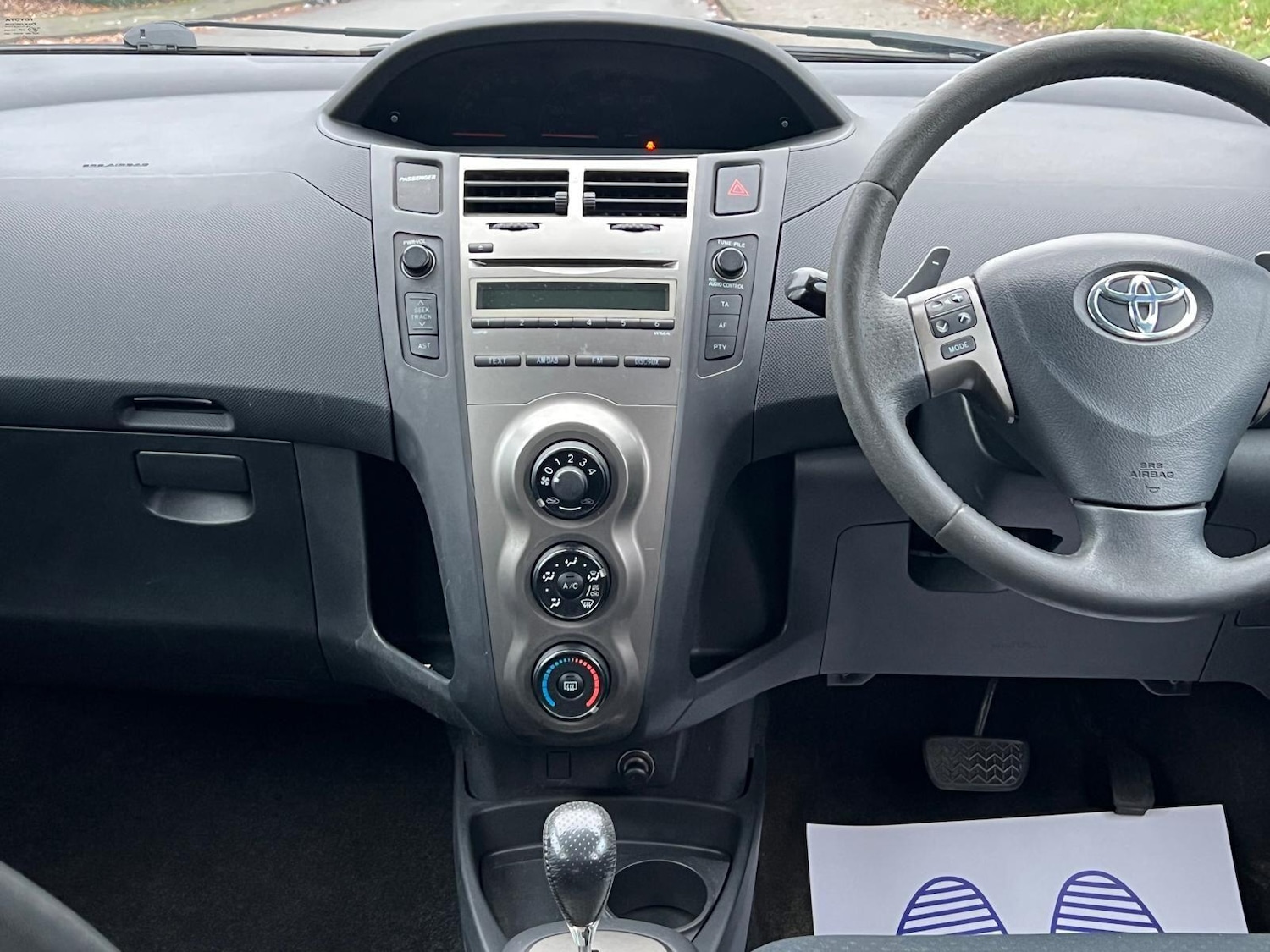 Used Toyota Yaris 2010 for sale - 77305387: Photo 22