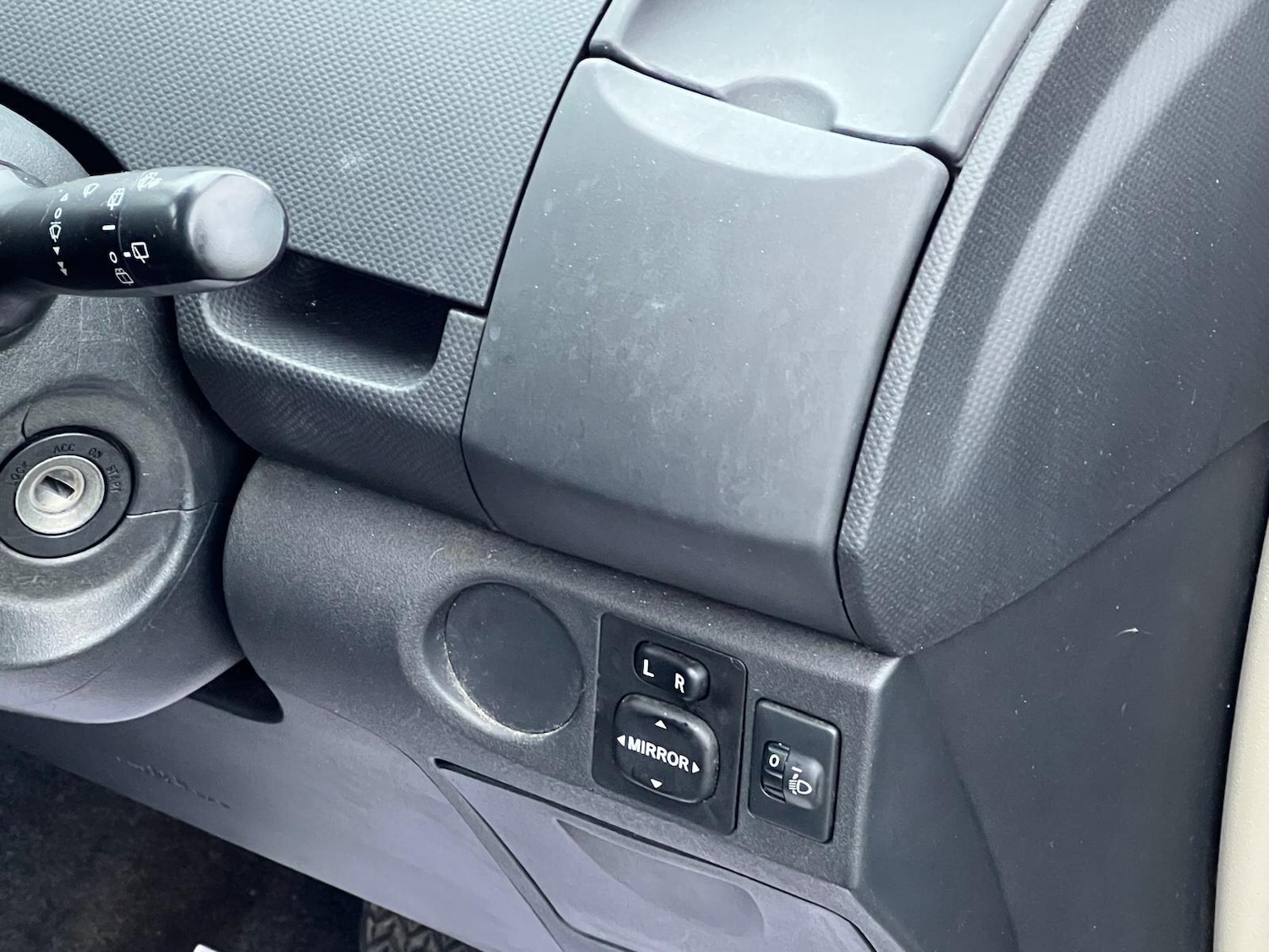 Used Toyota Yaris 2010 for sale - 77305387: Photo 37