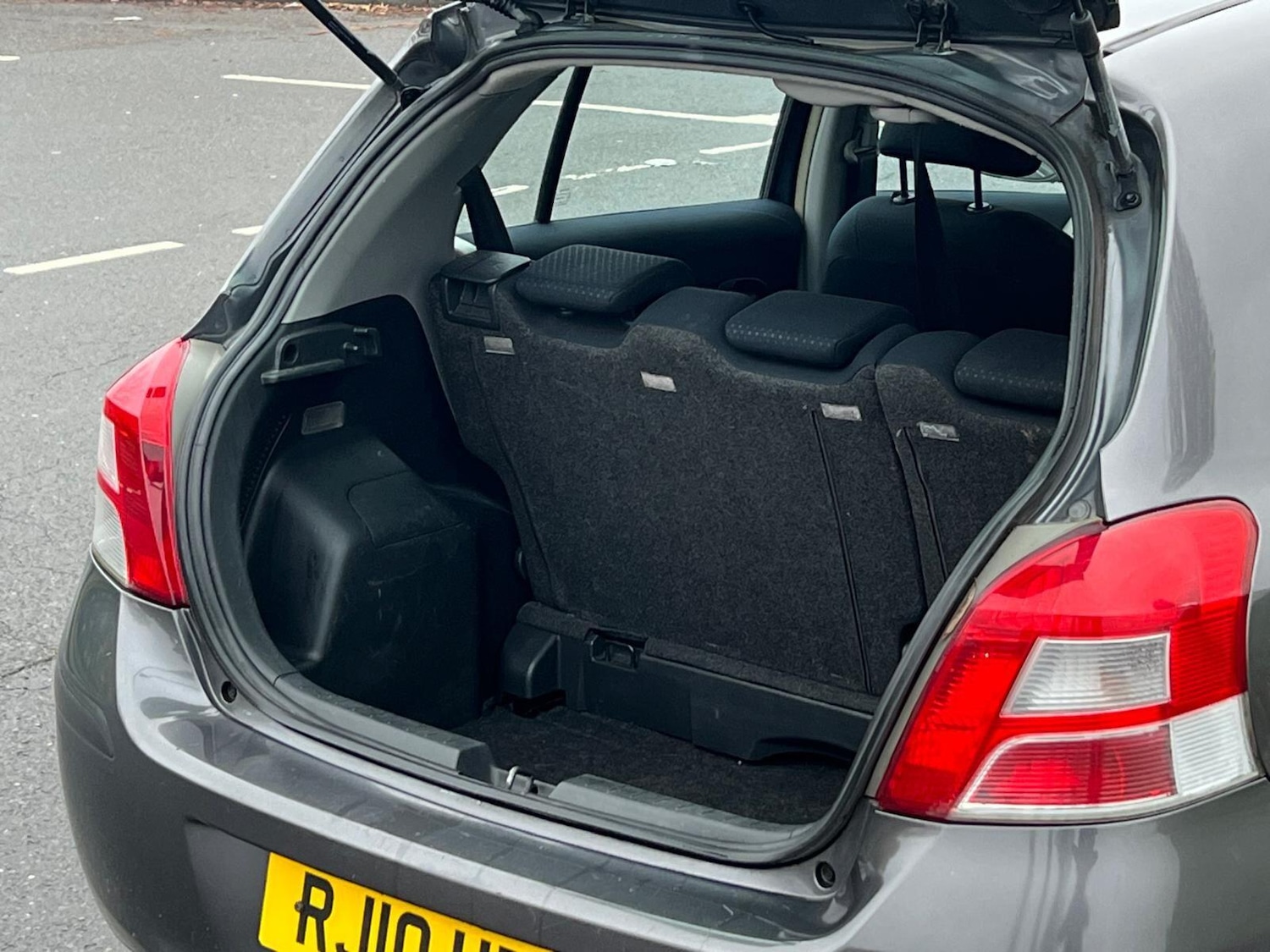 Used Toyota Yaris 2010 for sale - 77305387: Photo 41