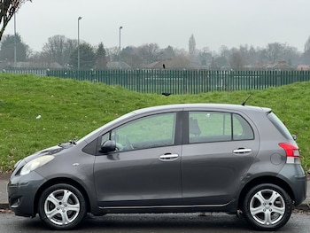 Used Toyota Yaris 2010 for sale - 77305387: Photo