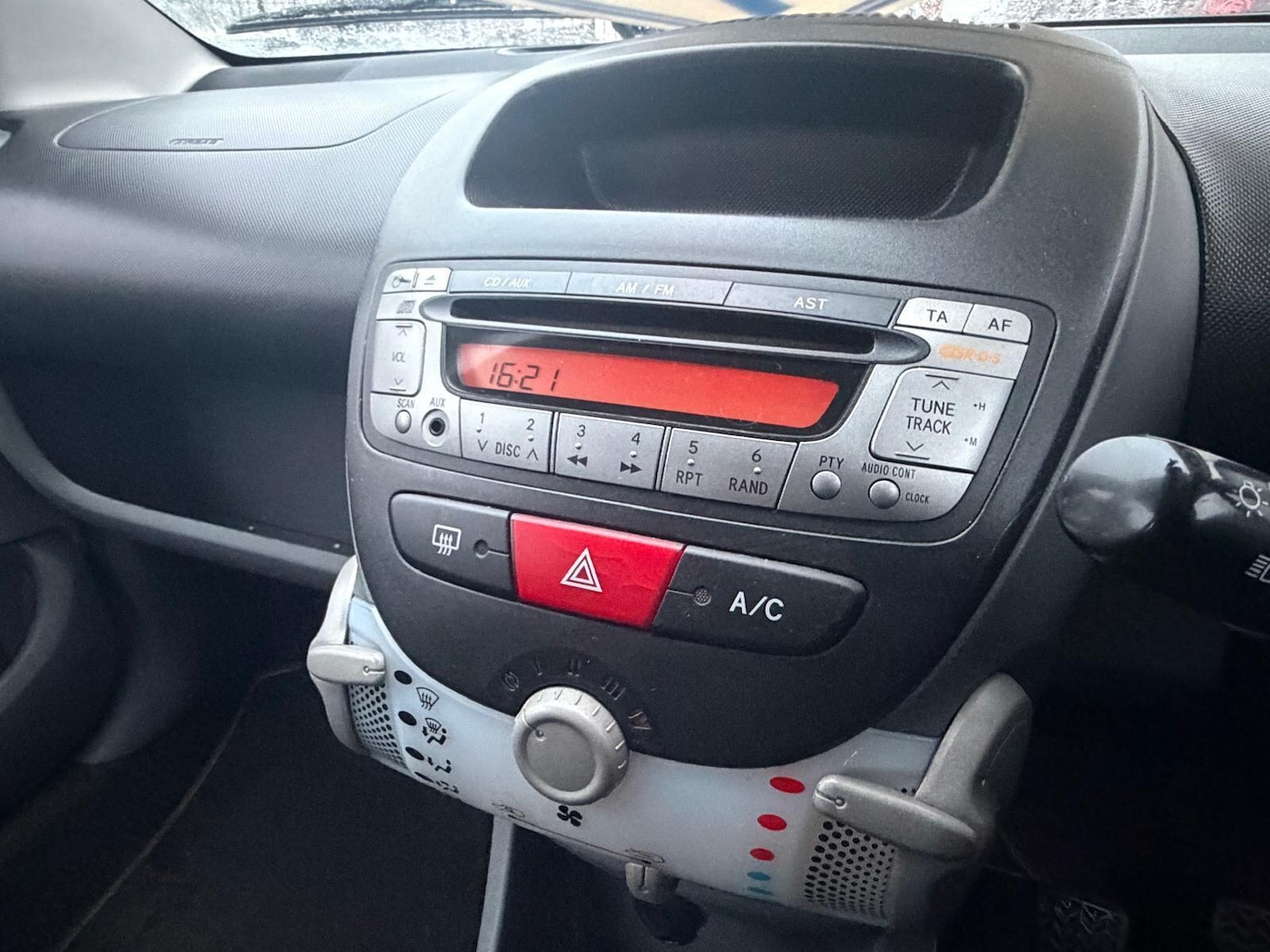 Used Peugeot 107 2010 for sale - 77426103: Photo 24