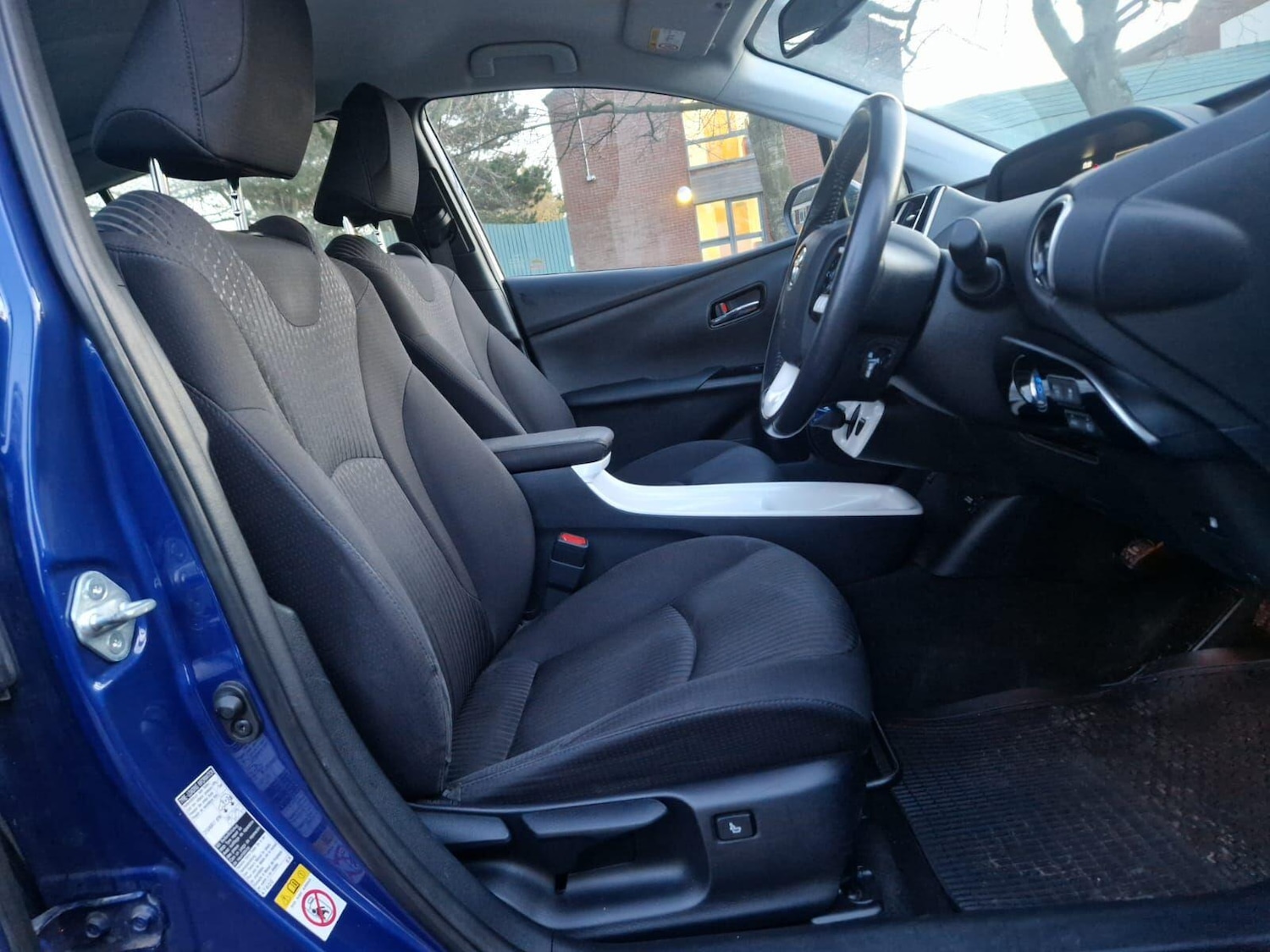 Used Toyota Prius 2016 for sale - 77216135: Photo 10