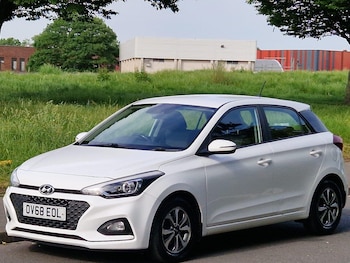 Used Hyundai i20 2018 for sale - 78704728: Photo