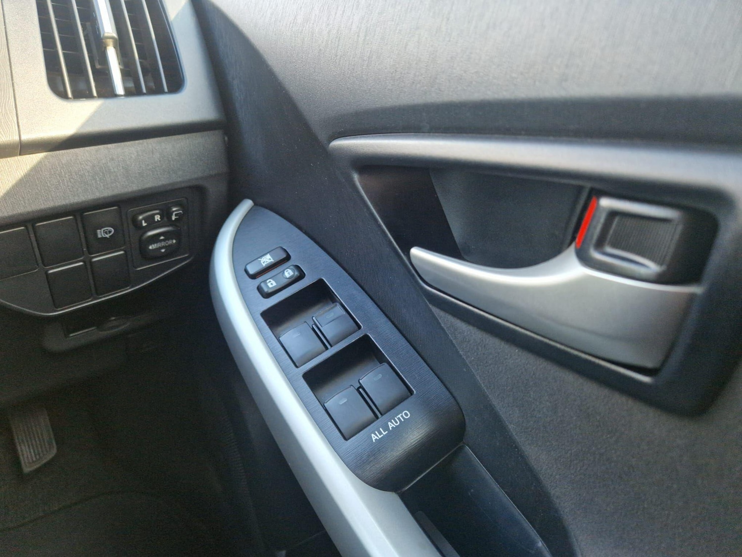 Used Toyota Prius 2013 for sale - 77882724: Photo 32