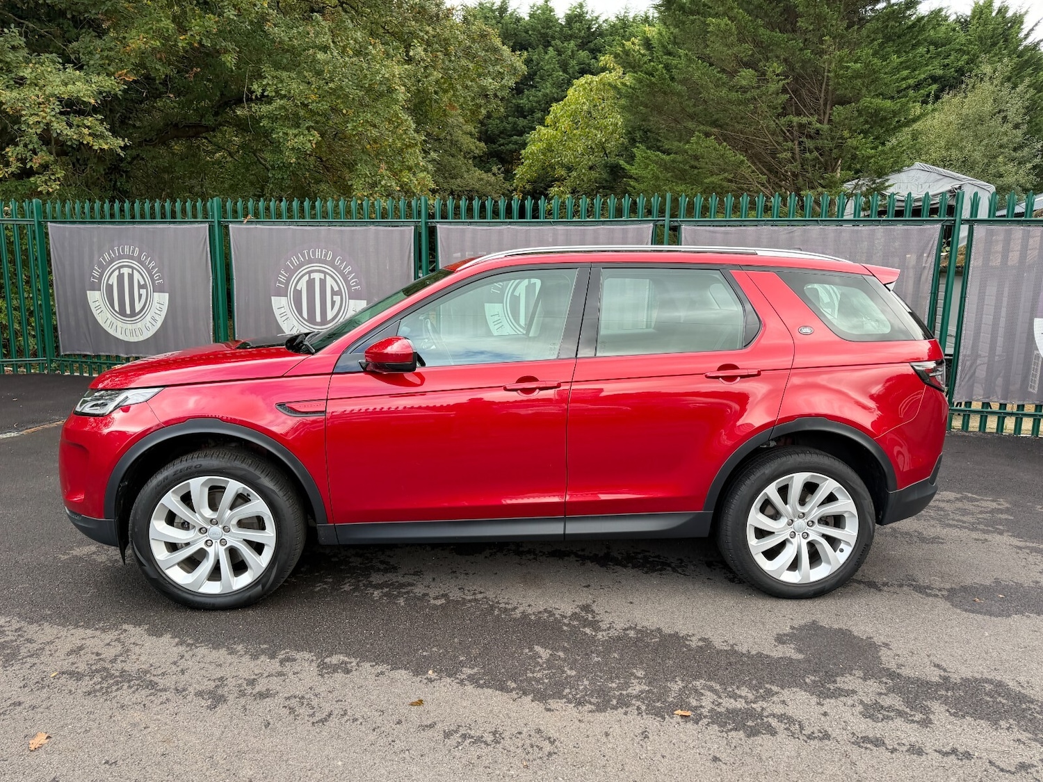 Used Land Rover Discovery Sport 2019 for sale - 76366464: Photo 4