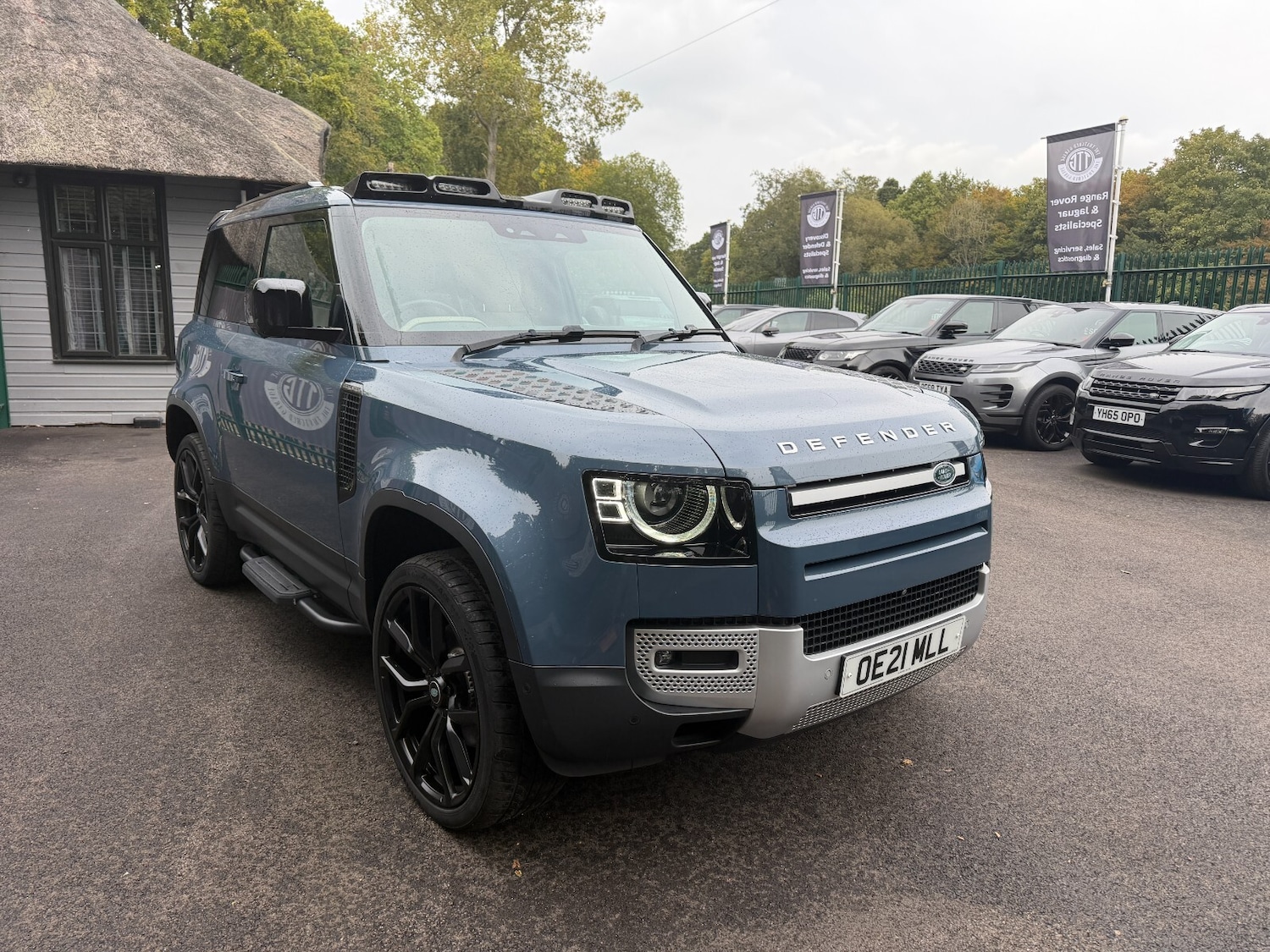 Used Land Rover Defender 2021 for sale - 76366529: Photo 1