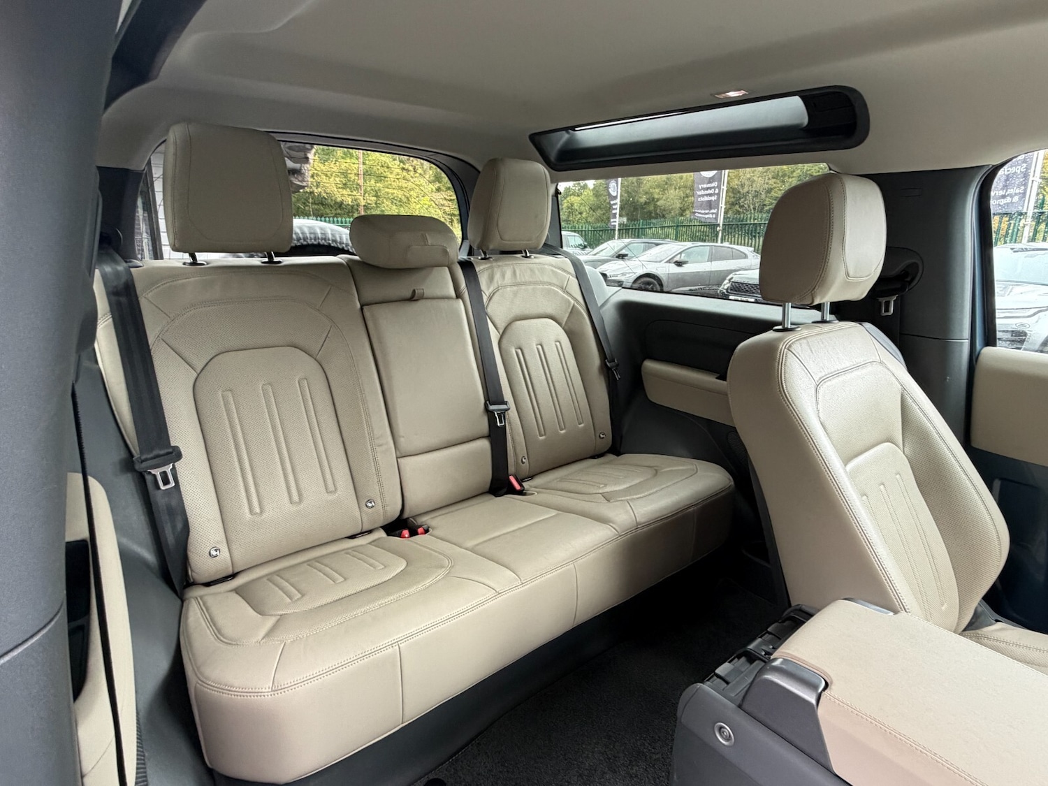 Used Land Rover Defender 2021 for sale - 76366529: Photo 21