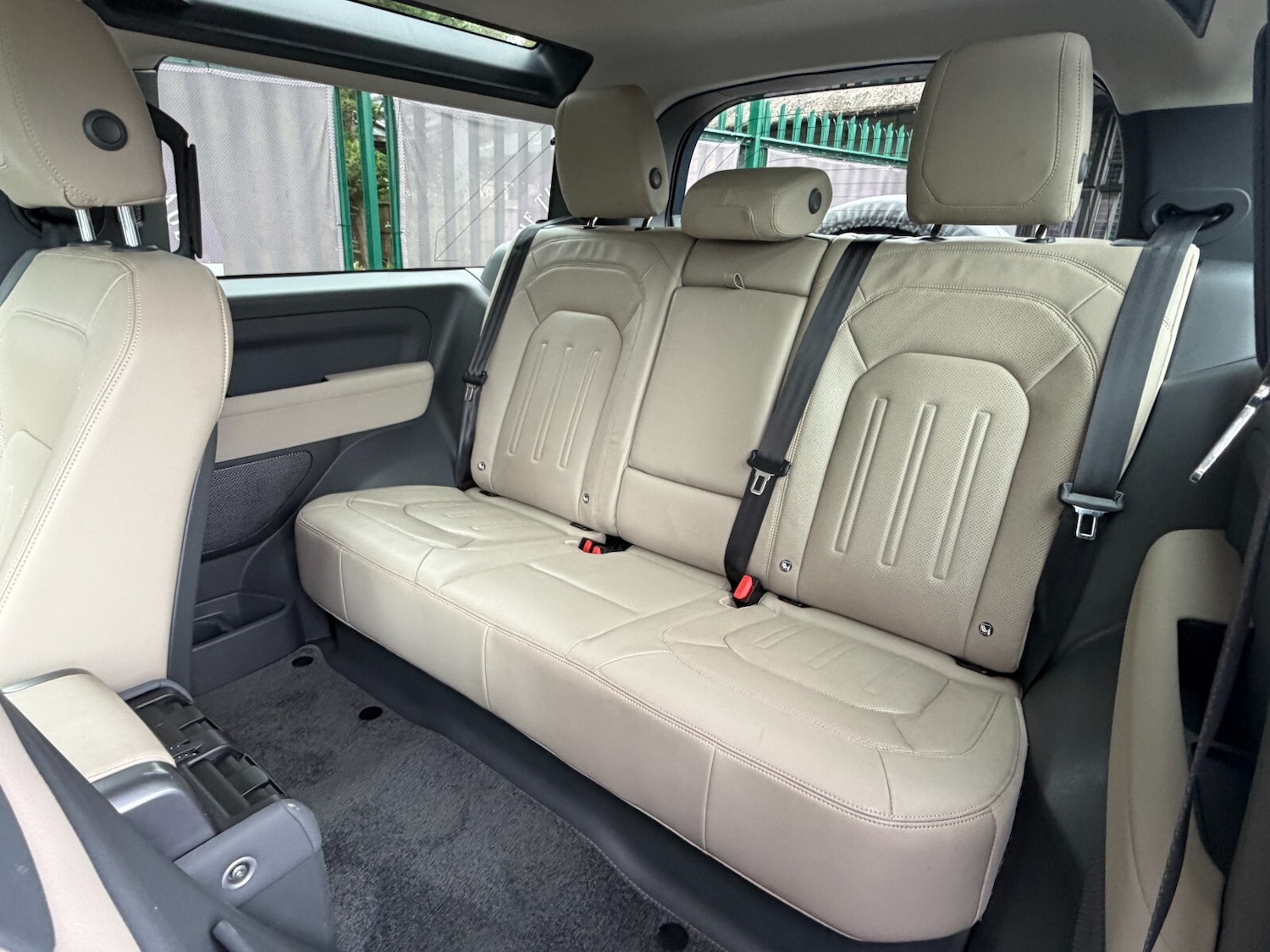 Used Land Rover Defender 2021 for sale - 76366529: Photo 33