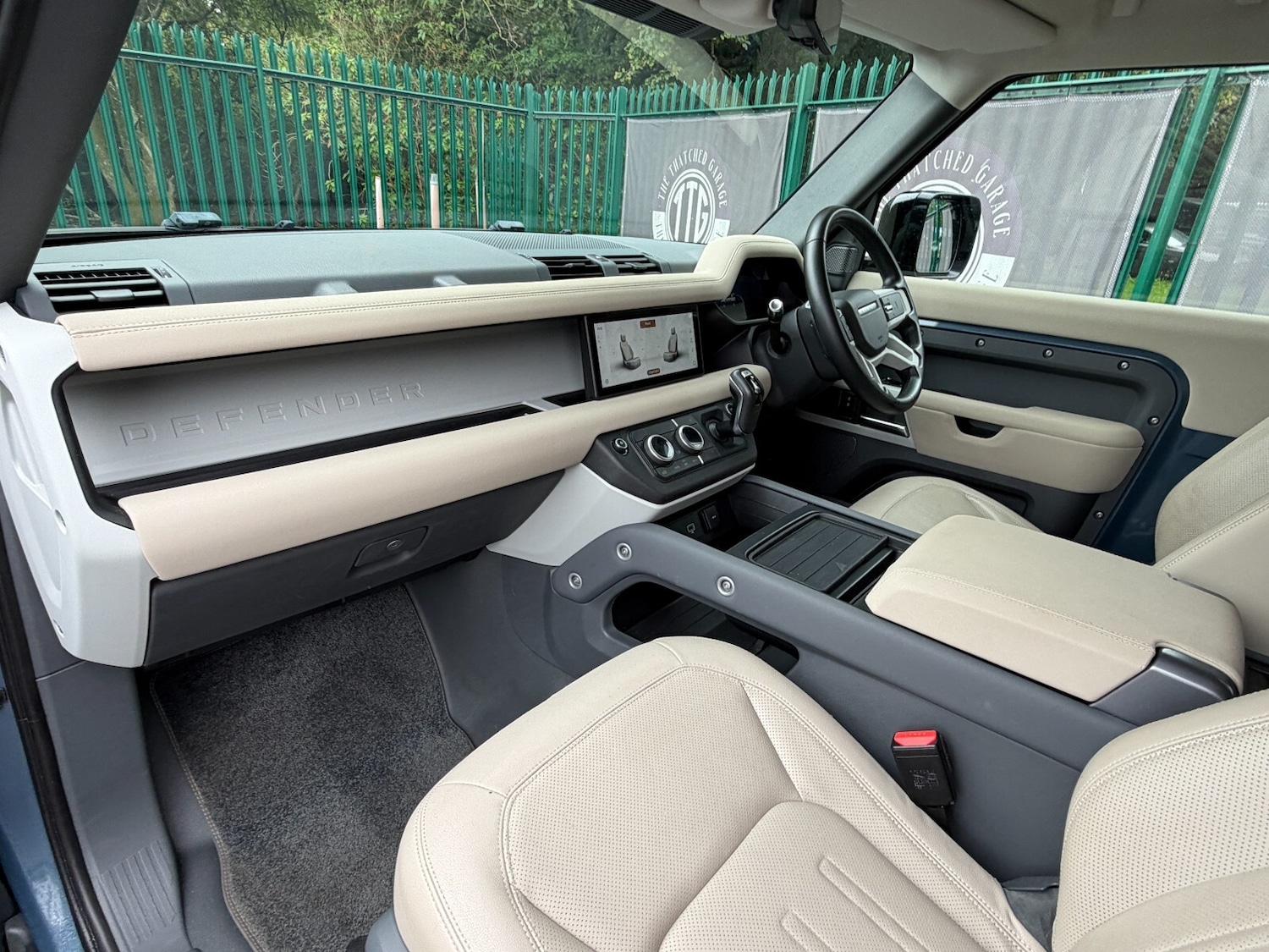 Used Land Rover Defender 2021 for sale - 76366529: Photo 37