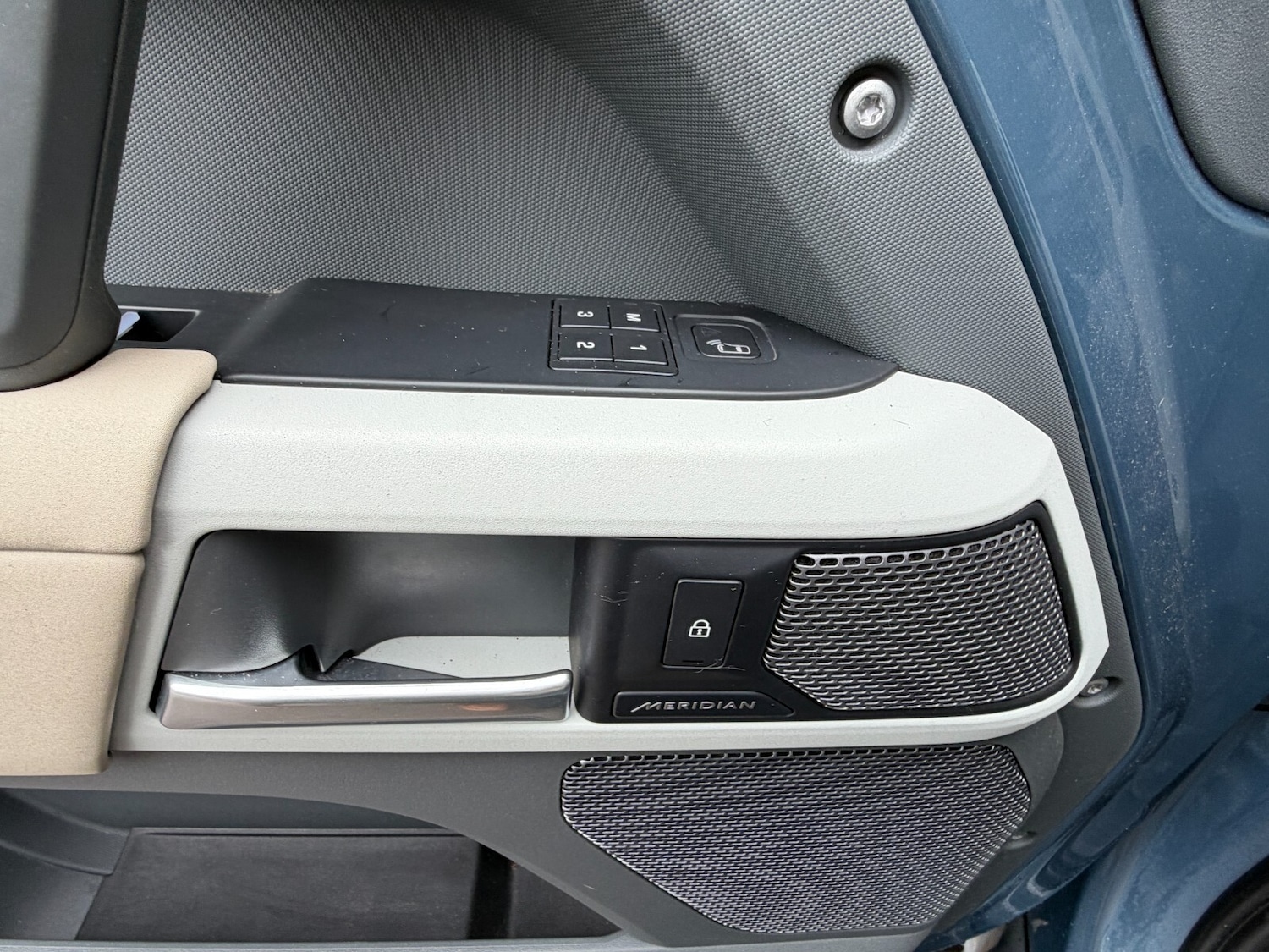 Used Land Rover Defender 2021 for sale - 76366529: Photo 40