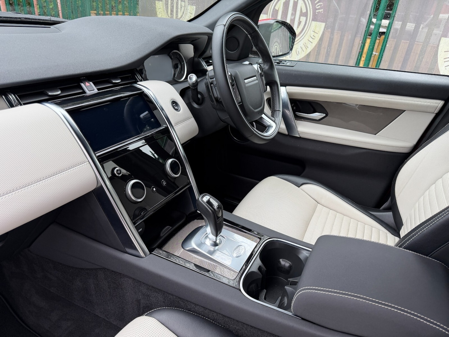 Used Land Rover Discovery Sport 2020 for sale - 77653054: Photo 40