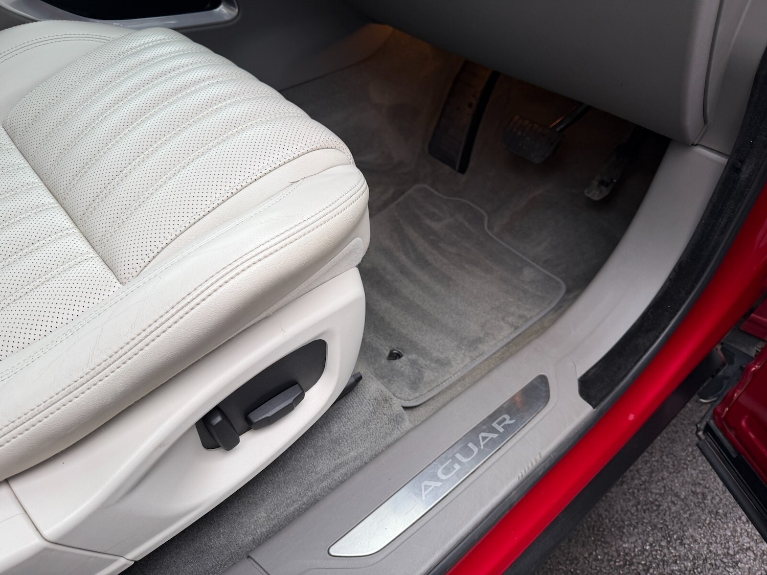 Used Jaguar F-Pace 2017 for sale - 76514833: Photo 12