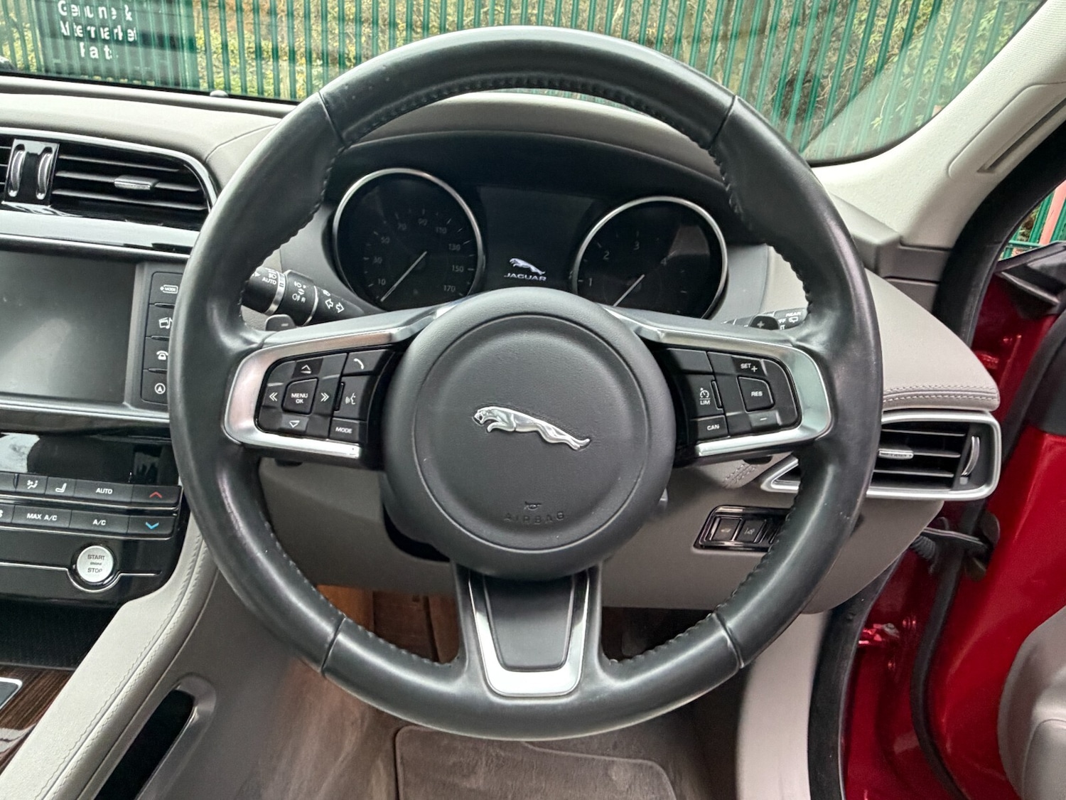 Used Jaguar F-Pace 2017 for sale - 76514833: Photo 14