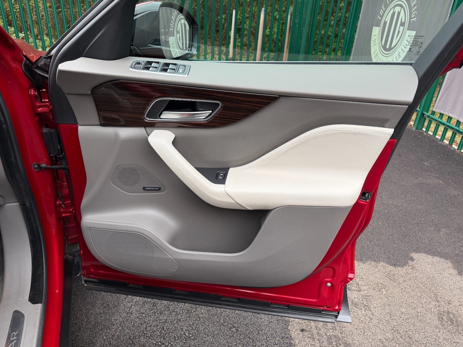 Used Jaguar F-Pace 2017 for sale - 76514833: Photo 21