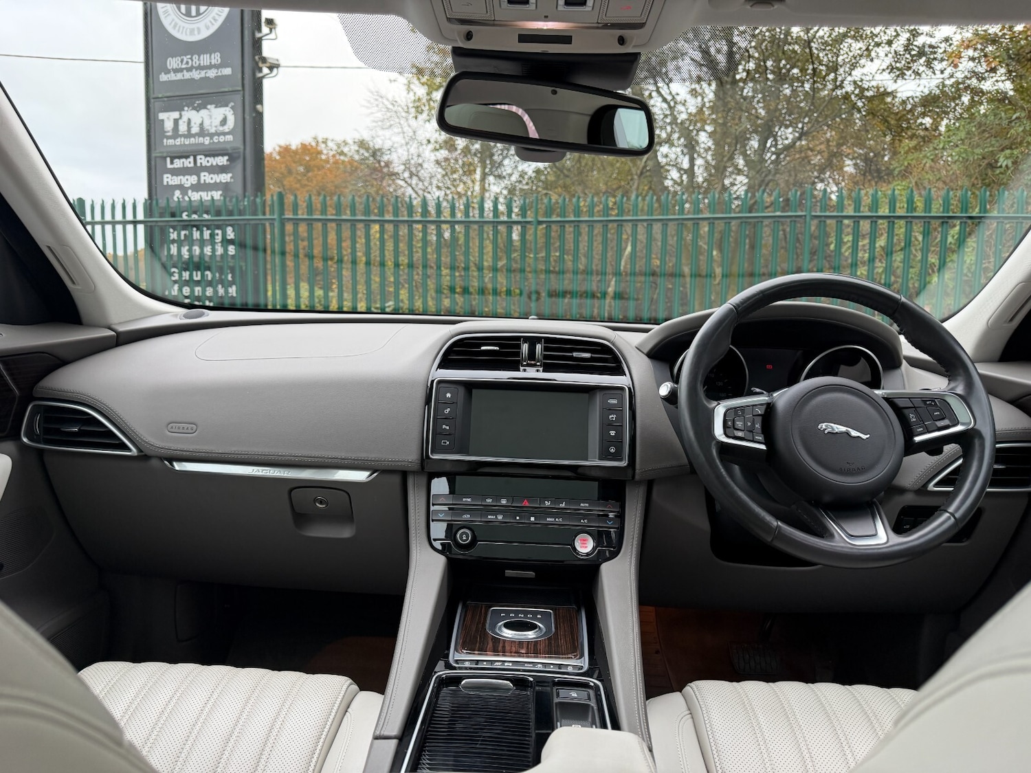 Used Jaguar F-Pace 2017 for sale - 76514833: Photo 24