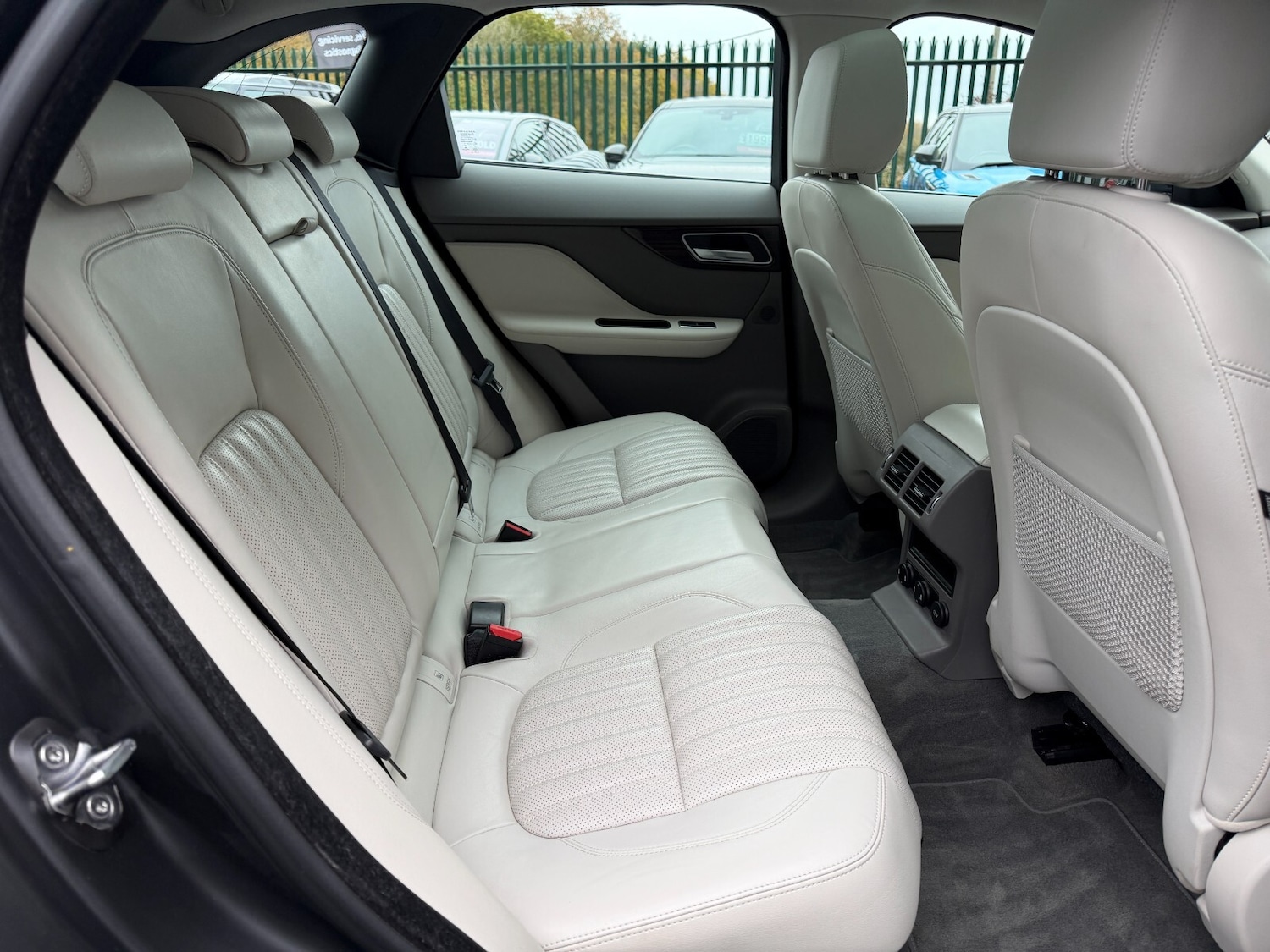 Used Jaguar F-Pace 2017 for sale - 76514833: Photo 27