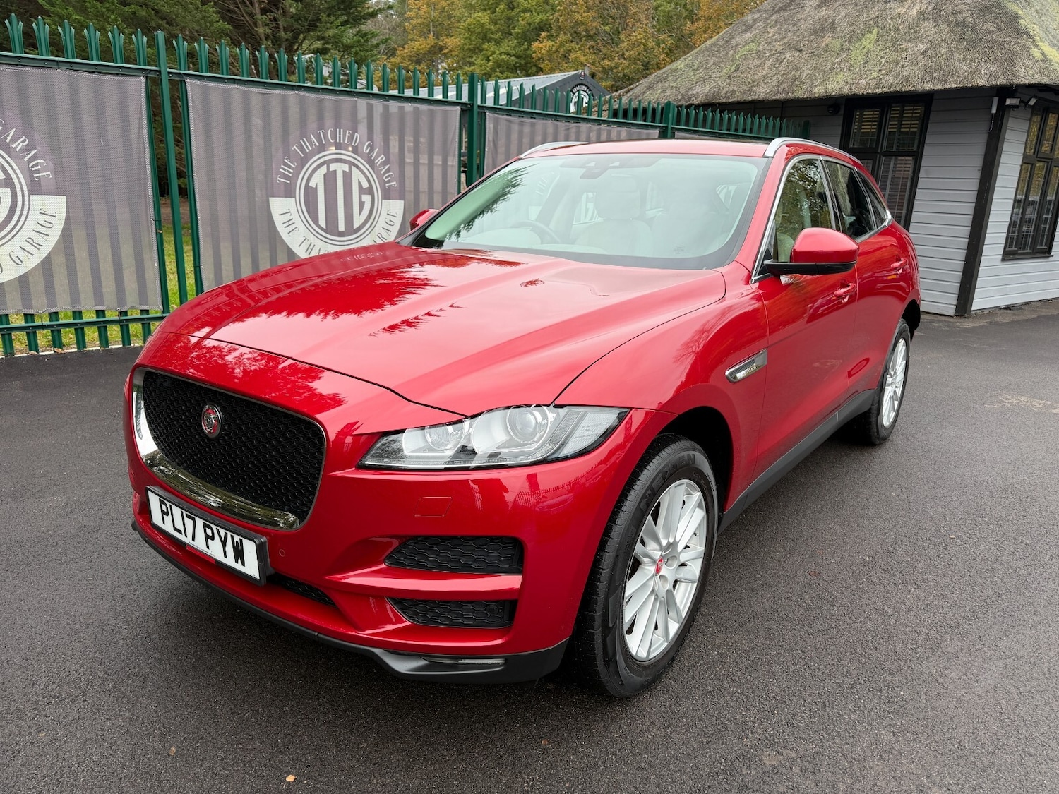 Used Jaguar F-Pace 2017 for sale - 76514833: Photo 3