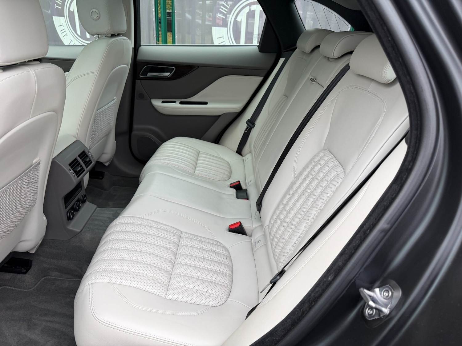 Used Jaguar F-Pace 2017 for sale - 76514833: Photo 34