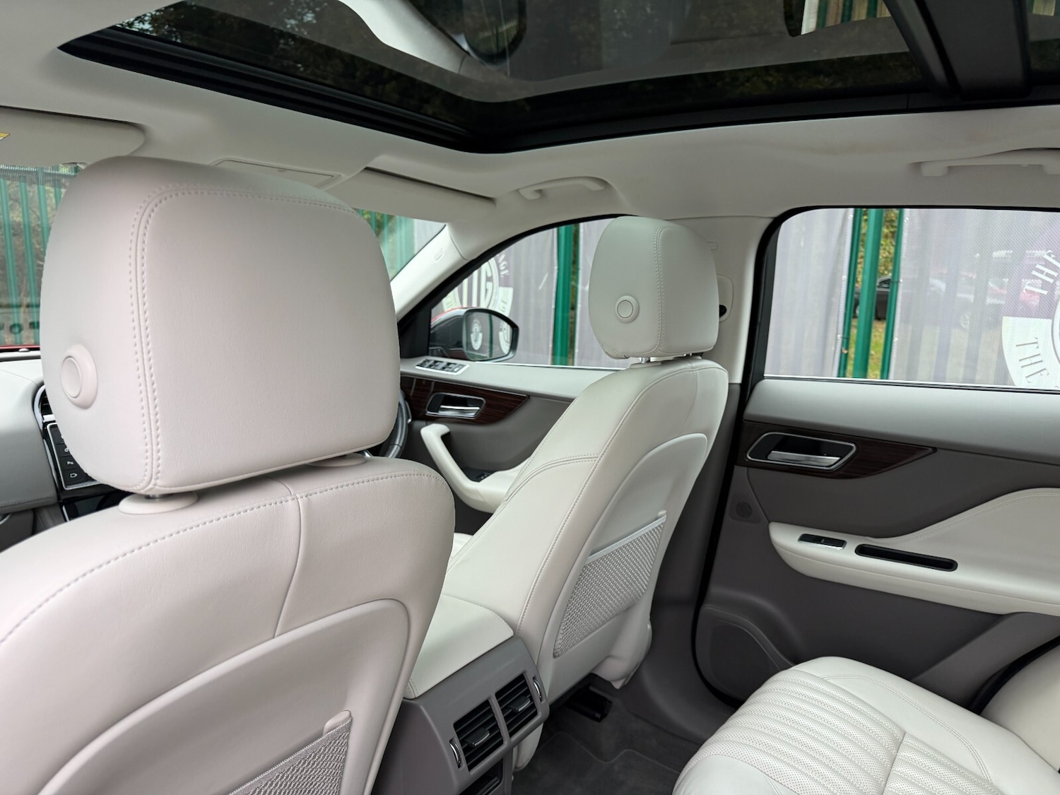 Used Jaguar F-Pace 2017 for sale - 76514833: Photo 36