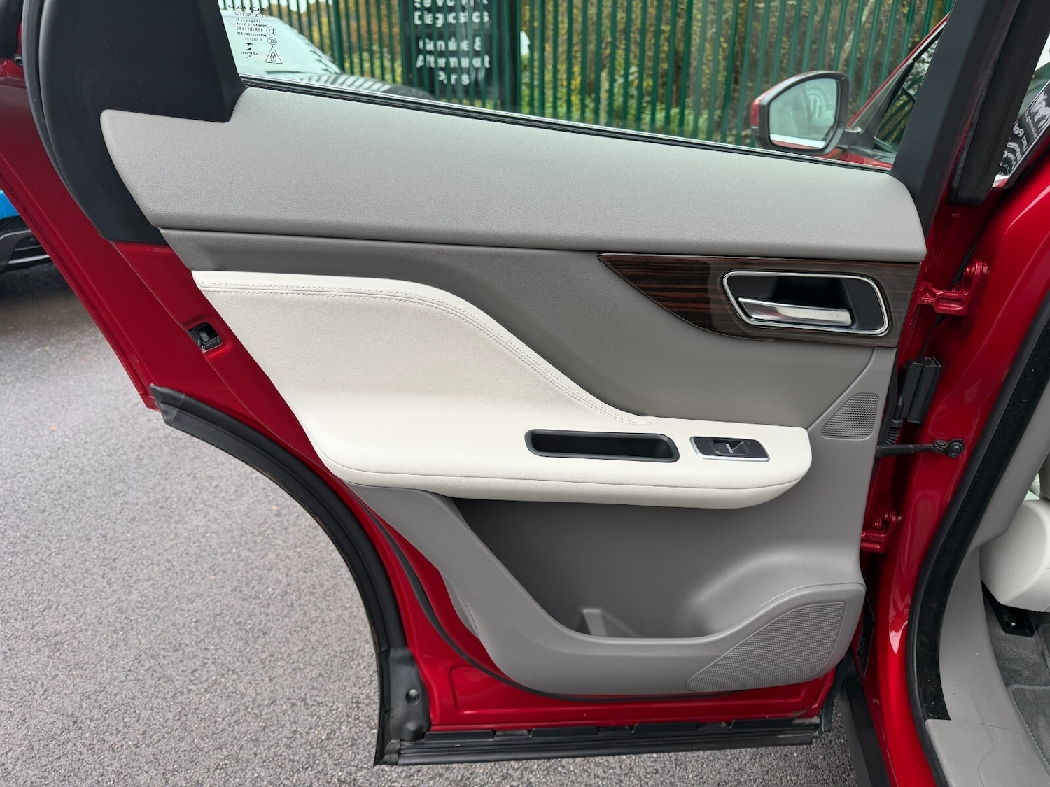 Used Jaguar F-Pace 2017 for sale - 76514833: Photo 37