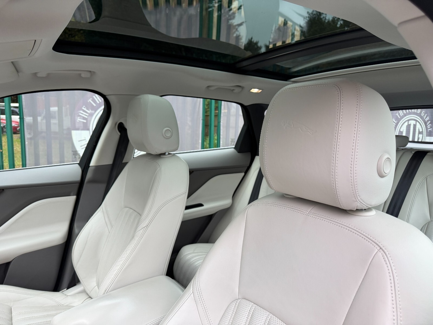 Used Jaguar F-Pace 2017 for sale - 76514833: Photo 38