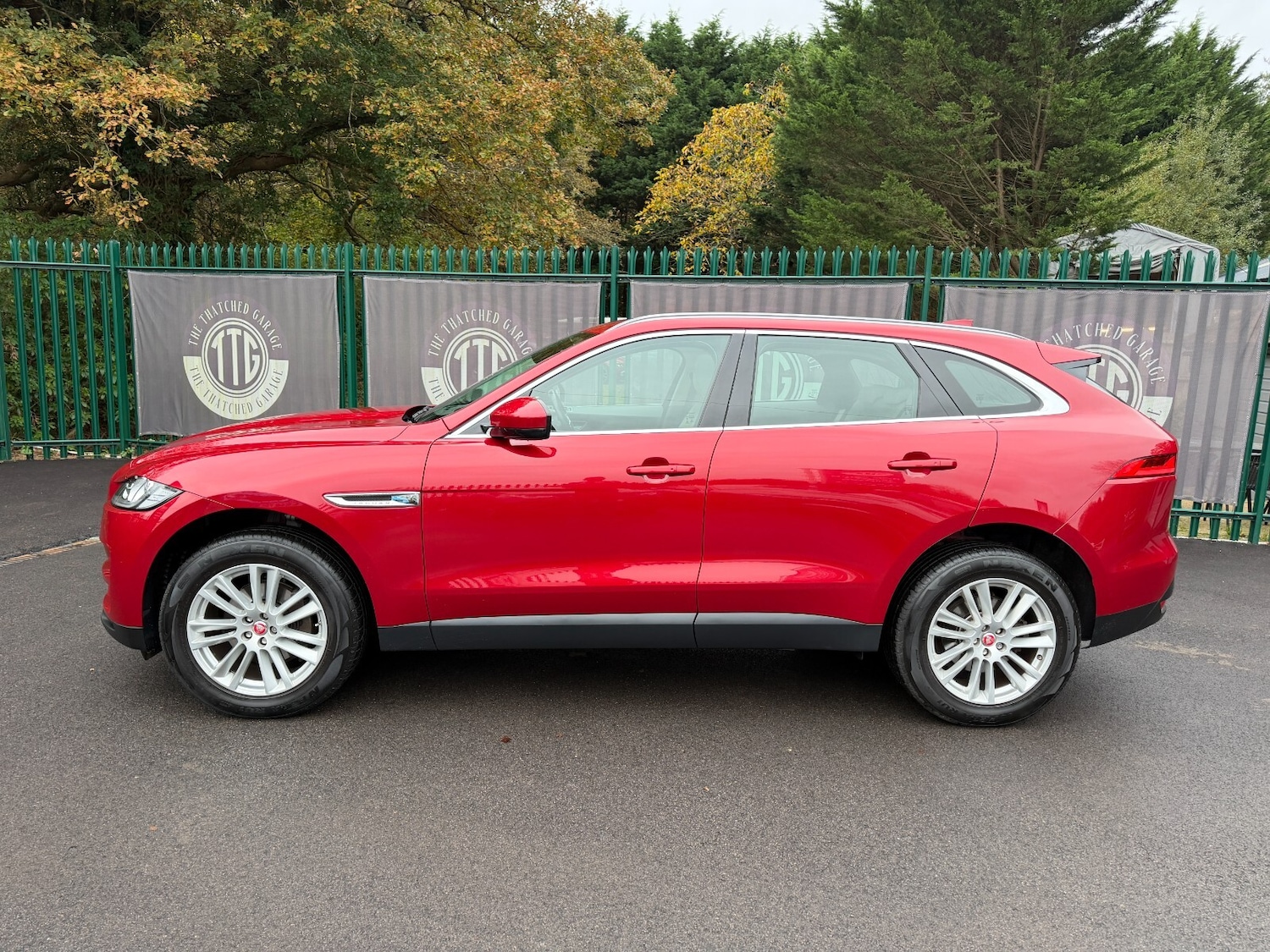 Used Jaguar F-Pace 2017 for sale - 76514833: Photo 4