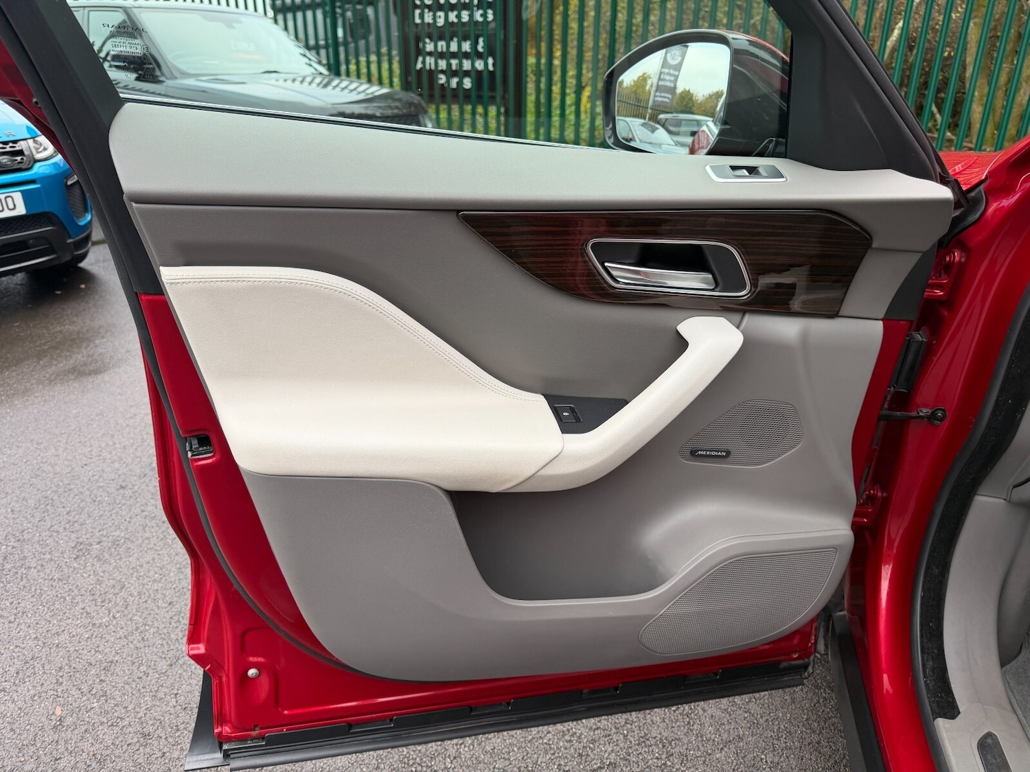 Used Jaguar F-Pace 2017 for sale - 76514833: Photo 43