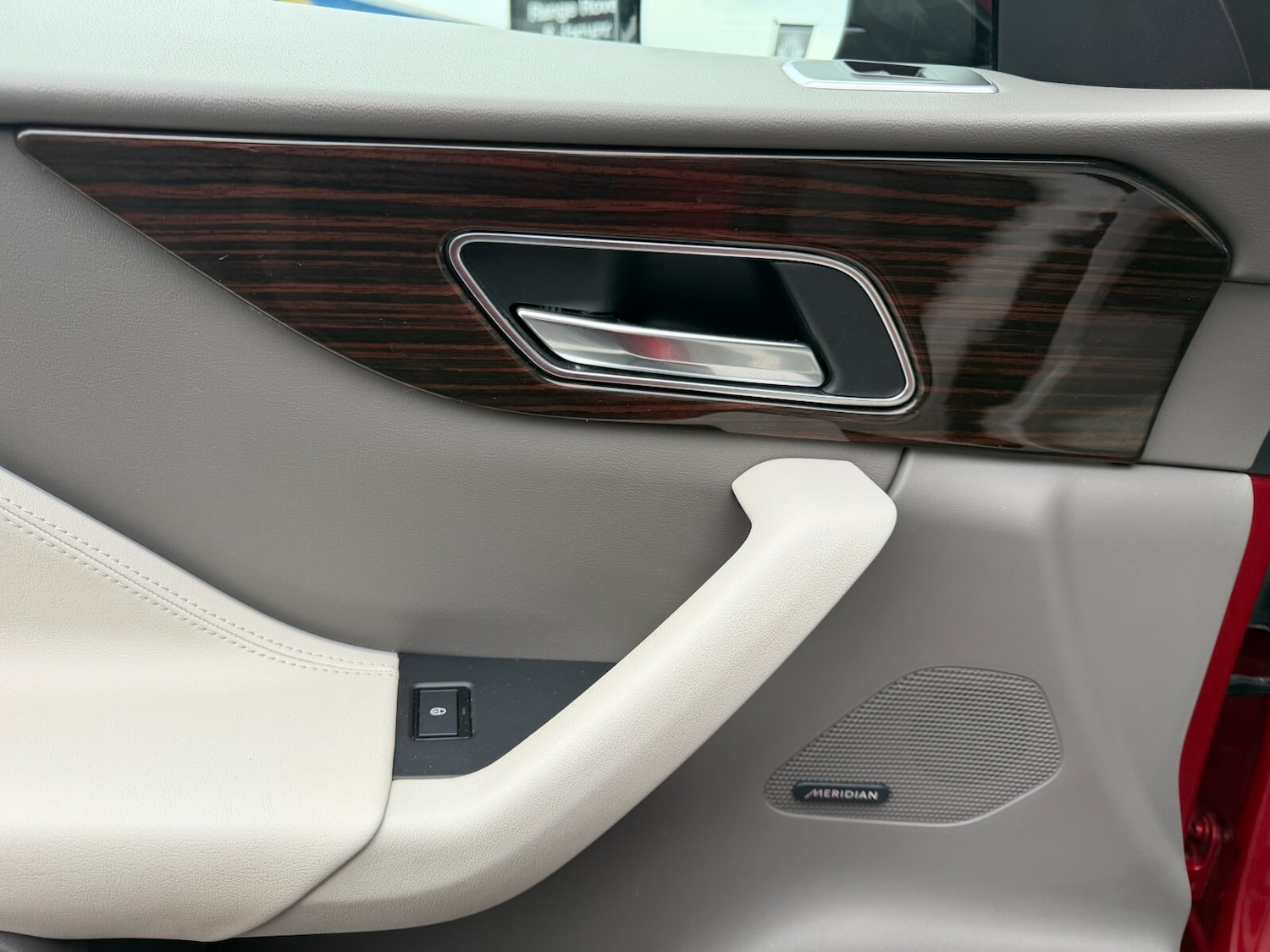 Used Jaguar F-Pace 2017 for sale - 76514833: Photo 44