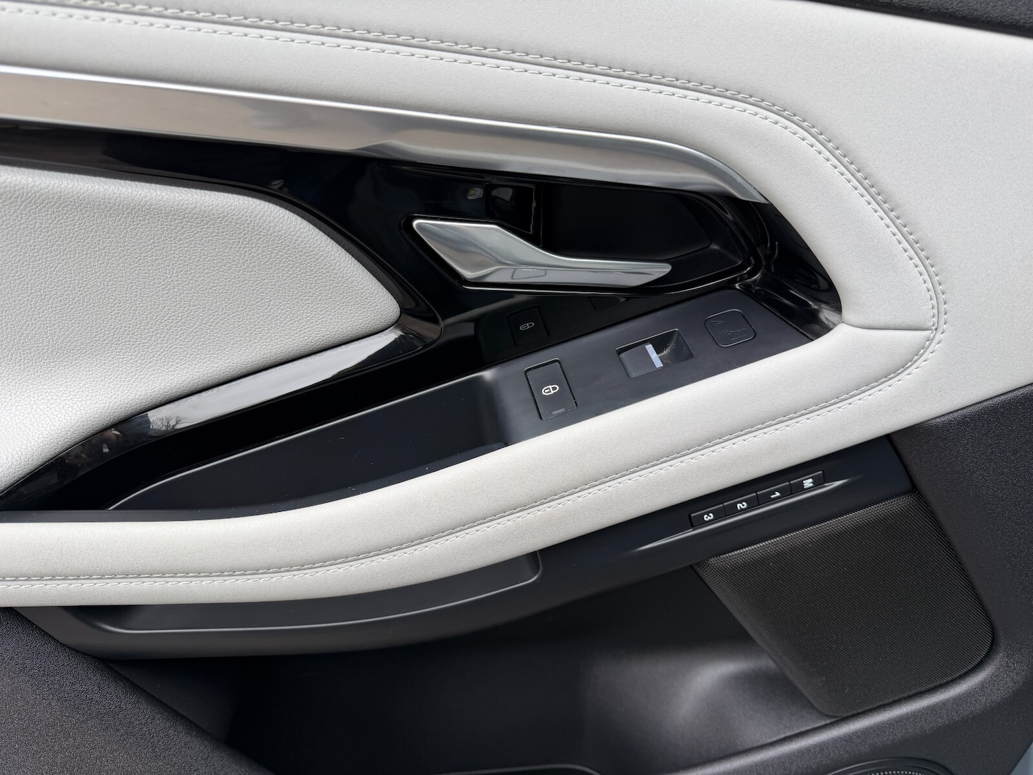 Used Land Rover Range Rover Evoque 2019 for sale - 77619102: Photo 47