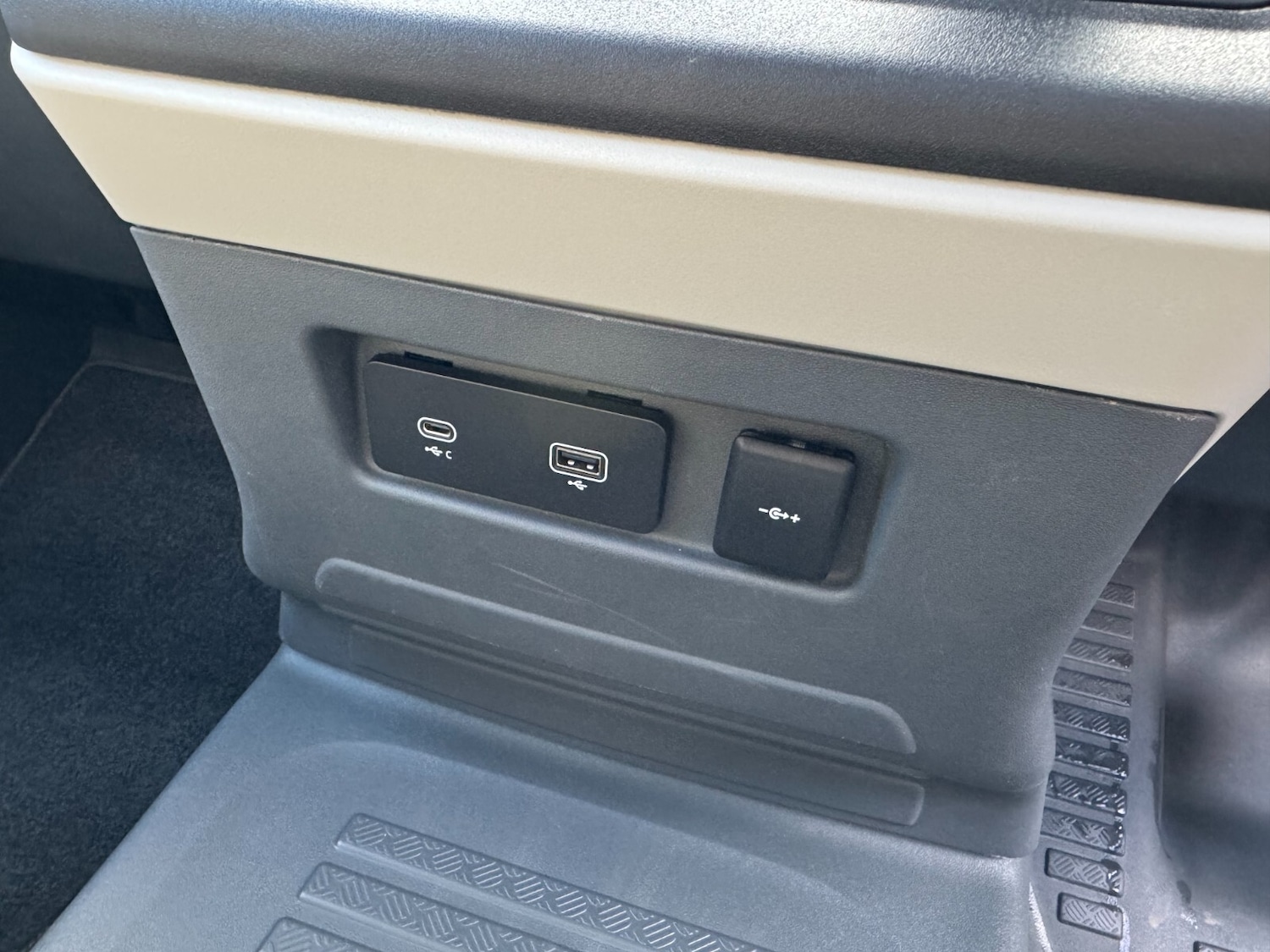 Used Land Rover Defender 2021 for sale - 76366516: Photo 16