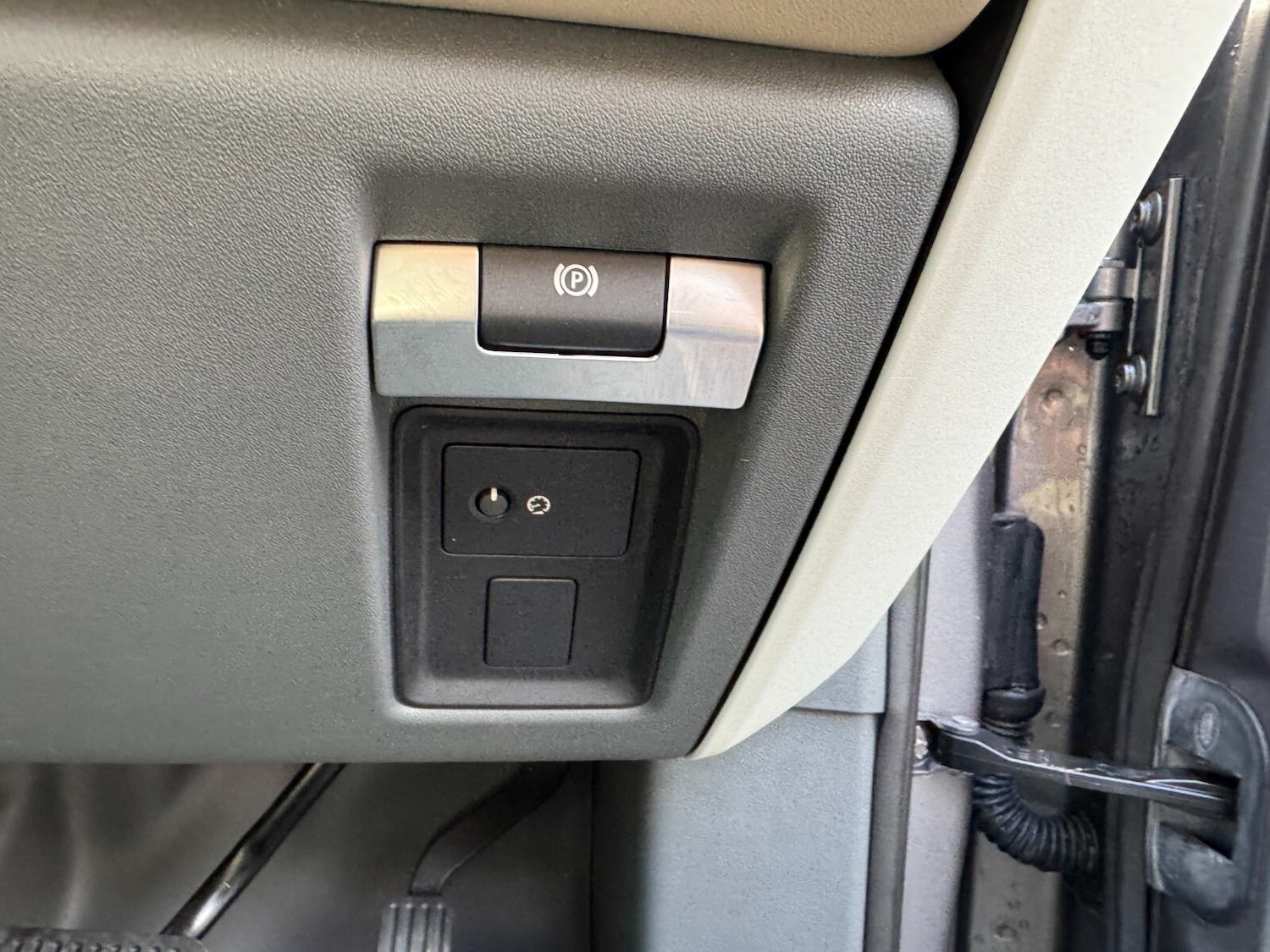 Used Land Rover Defender 2021 for sale - 76366516: Photo 20
