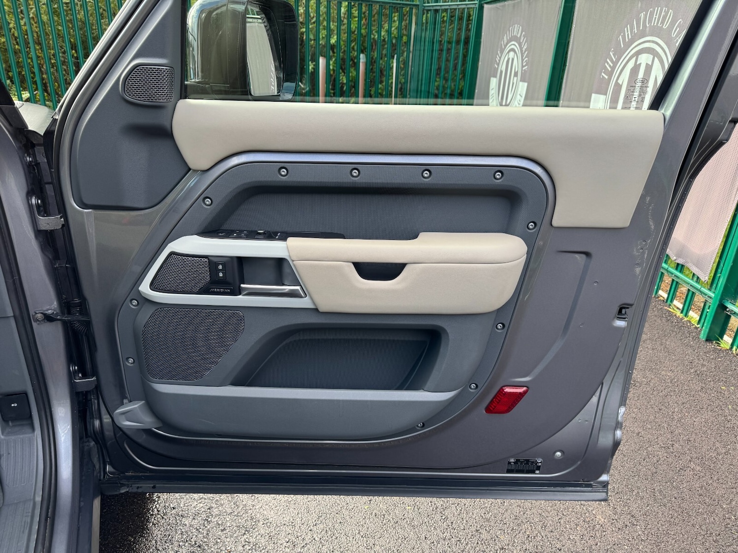 Used Land Rover Defender 2021 for sale - 76366516: Photo 26