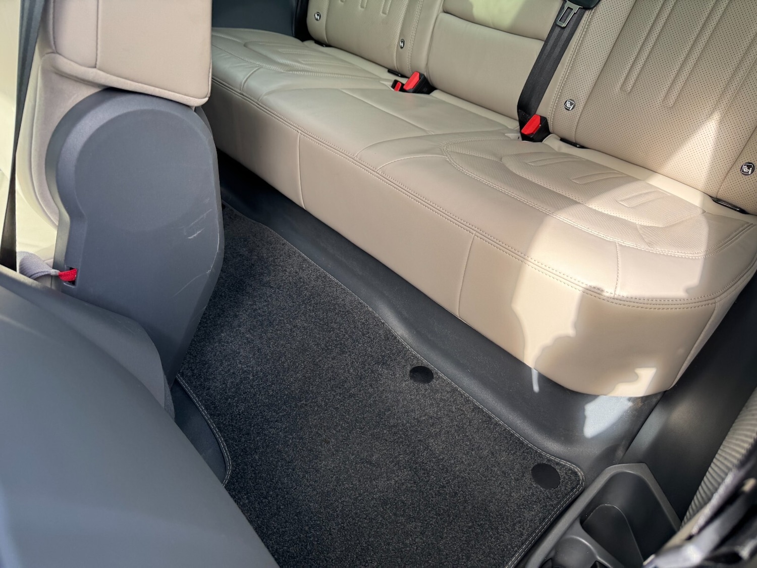 Used Land Rover Defender 2021 for sale - 76366516: Photo 36