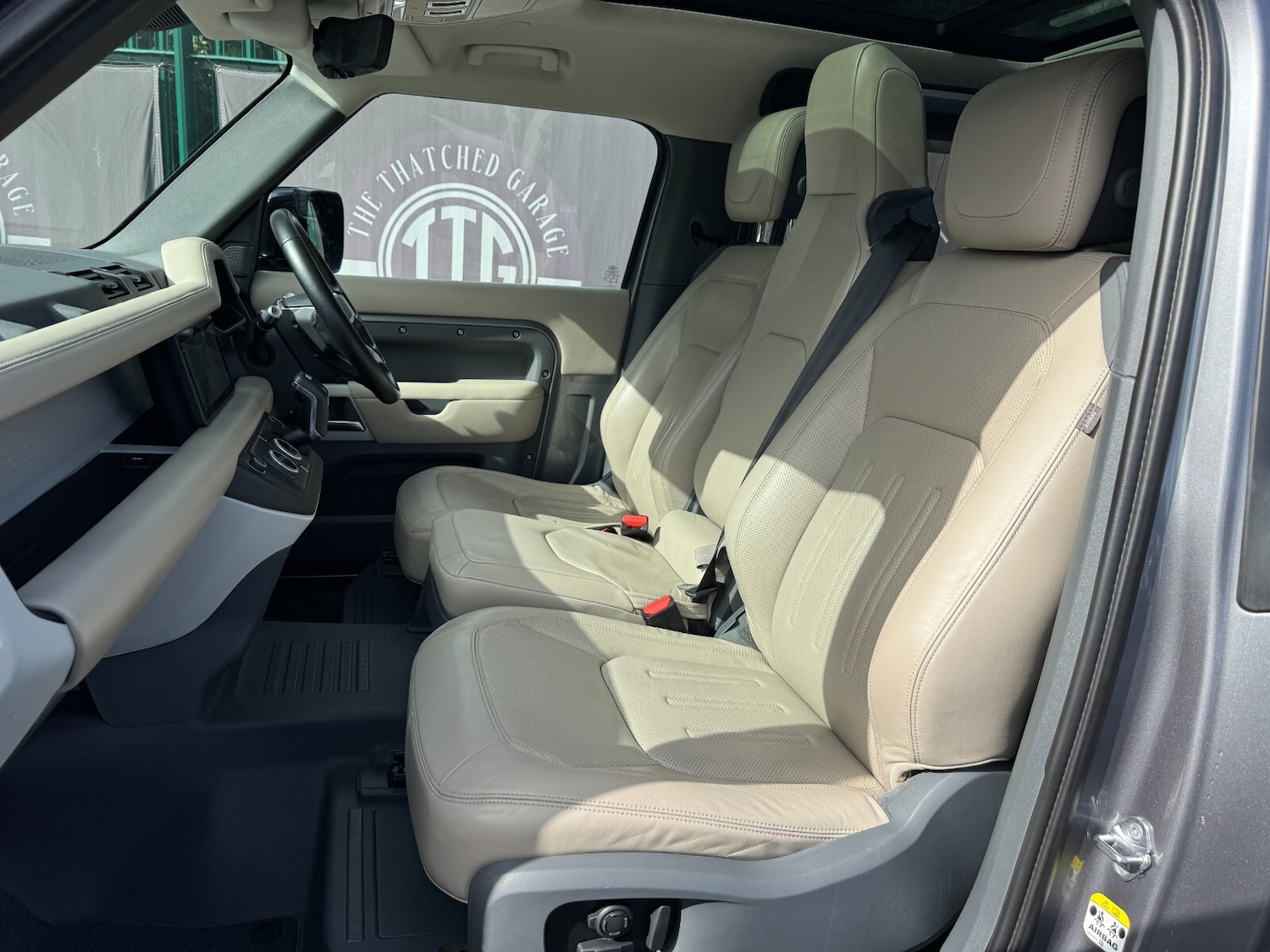 Used Land Rover Defender 2021 for sale - 76366516: Photo 37
