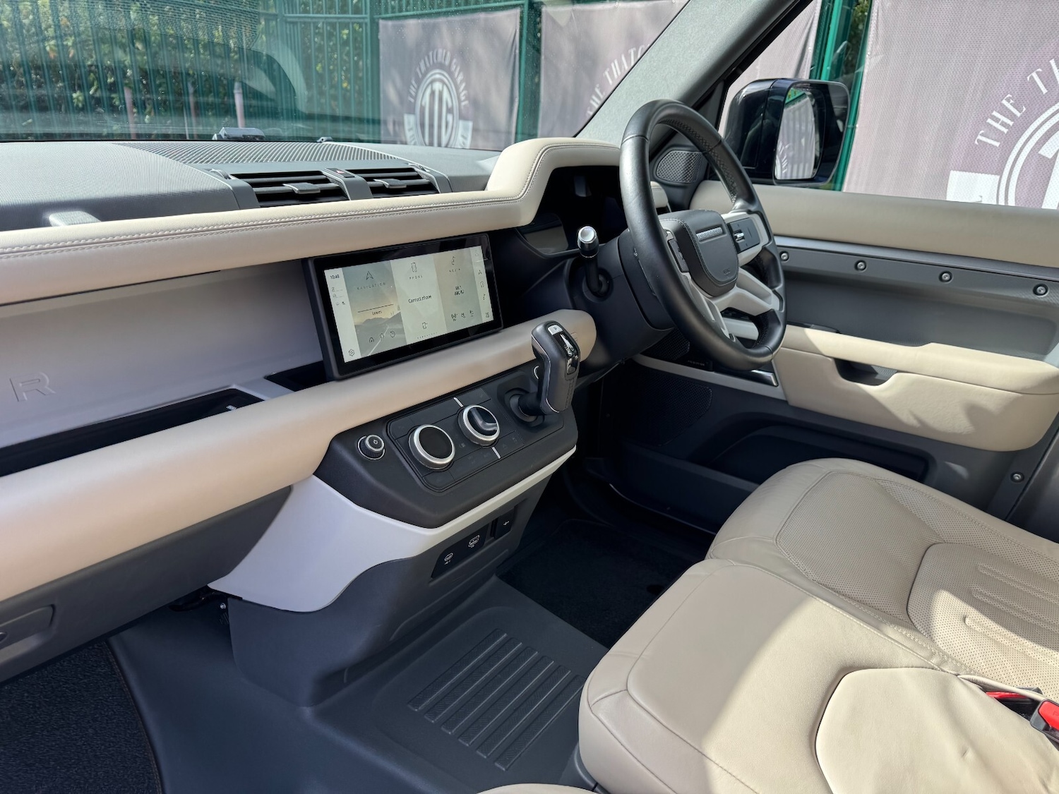 Used Land Rover Defender 2021 for sale - 76366516: Photo 39