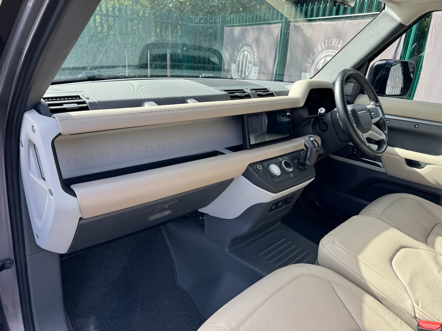Used Land Rover Defender 2021 for sale - 76366516: Photo 40