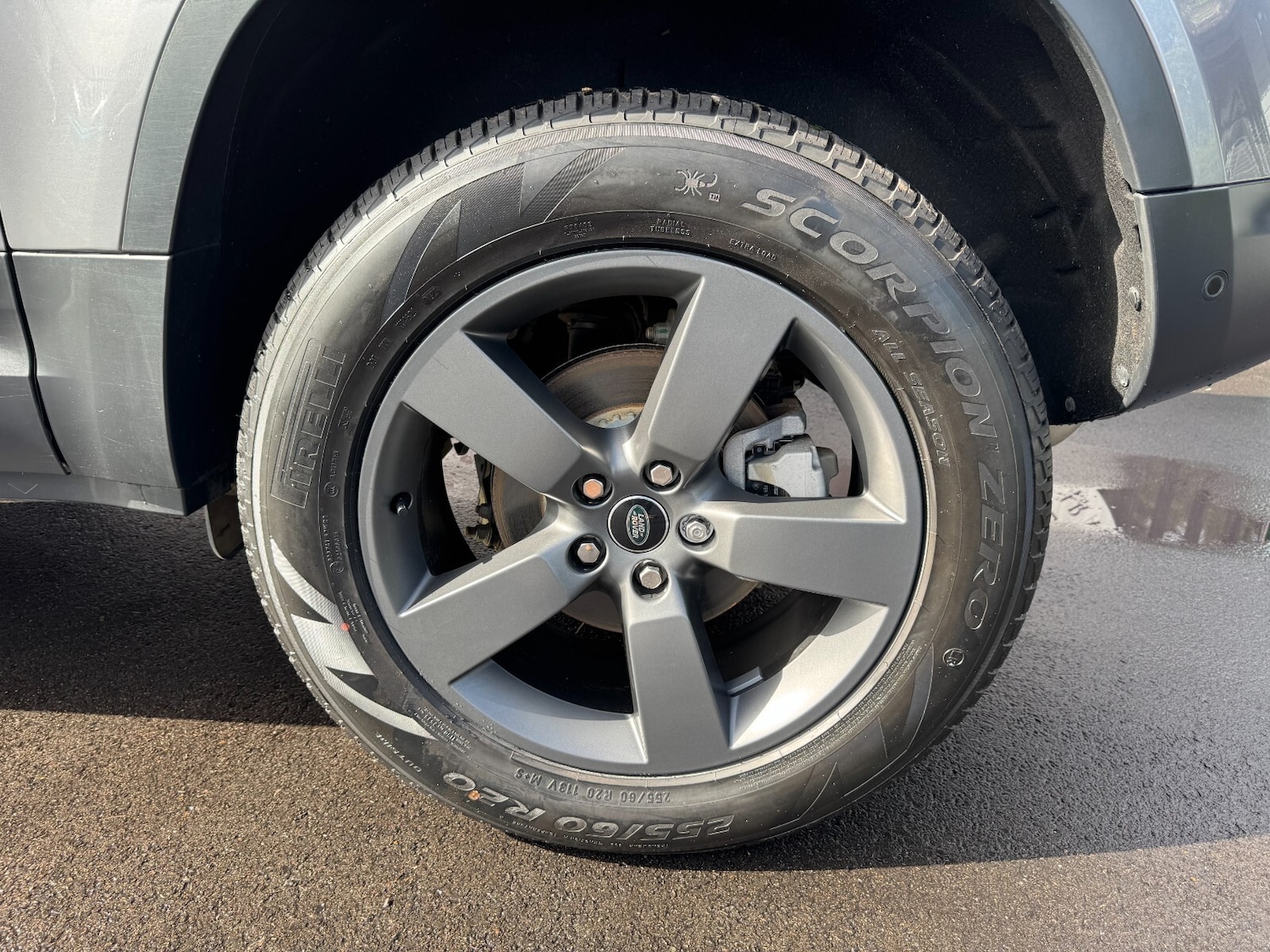 Used Land Rover Defender 2021 for sale - 76366516: Photo 46