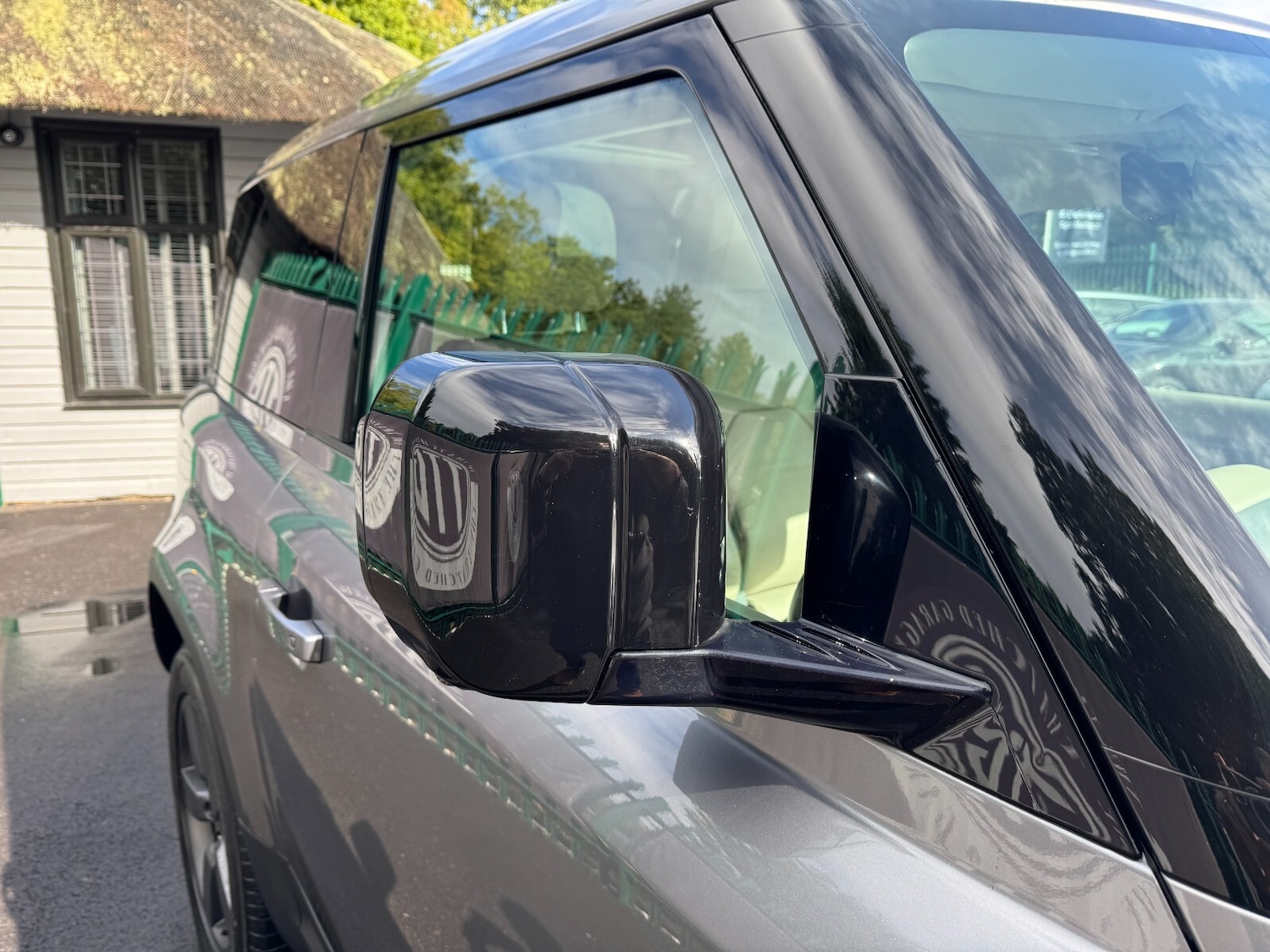 Used Land Rover Defender 2021 for sale - 76366516: Photo 51